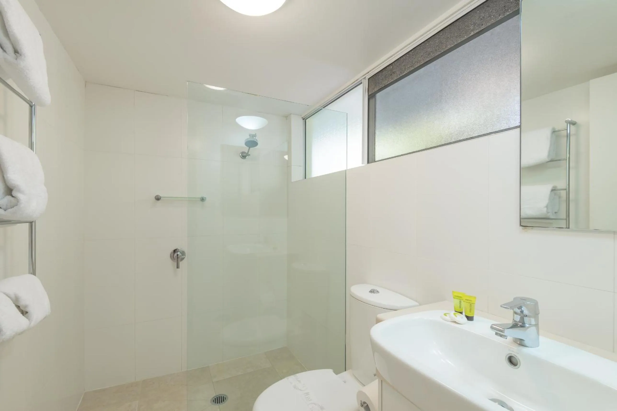 One-Bedroom Apartment with Water View in Caribbean Noosa