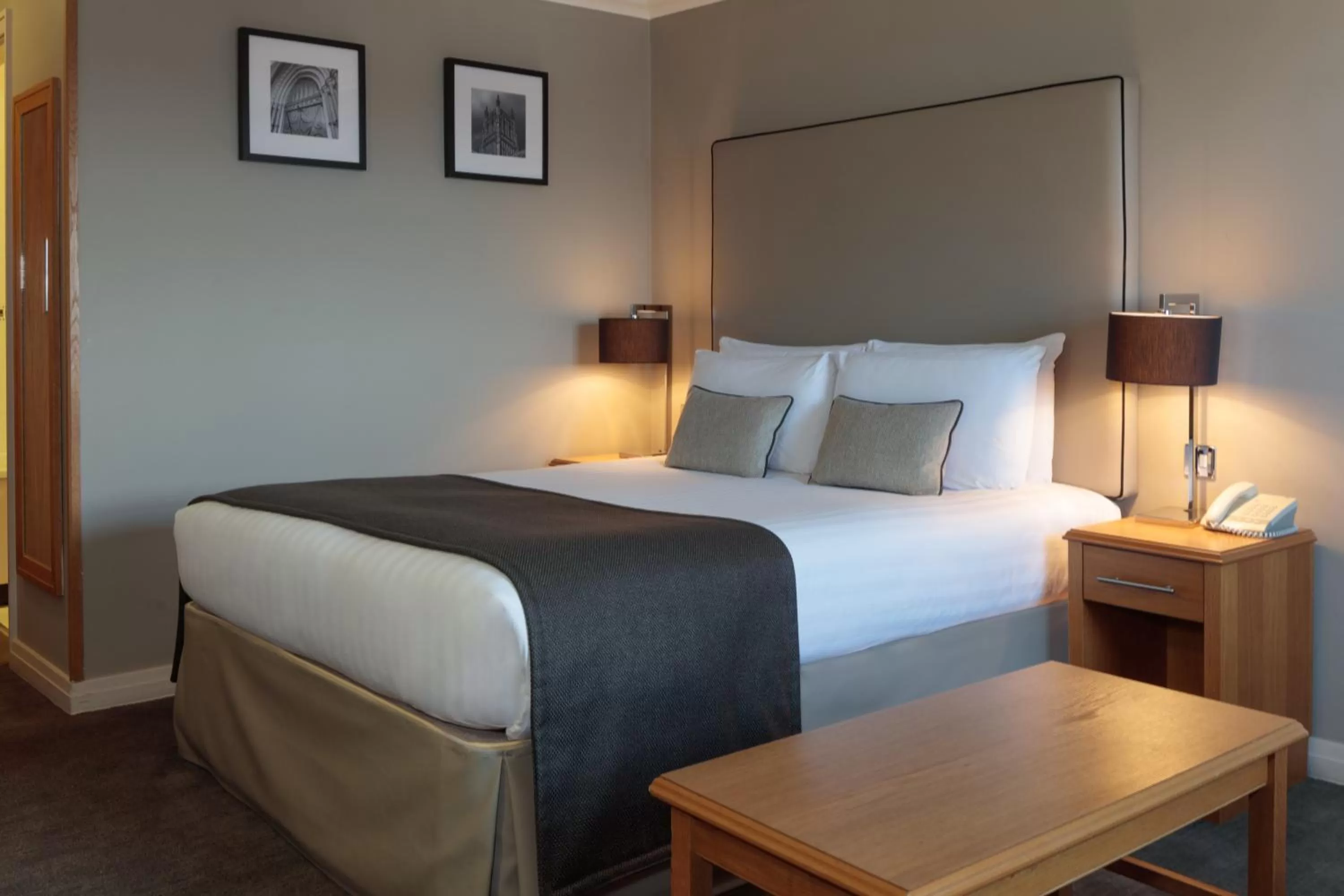 Bedroom, Bed in The Worcester Whitehouse Hotel