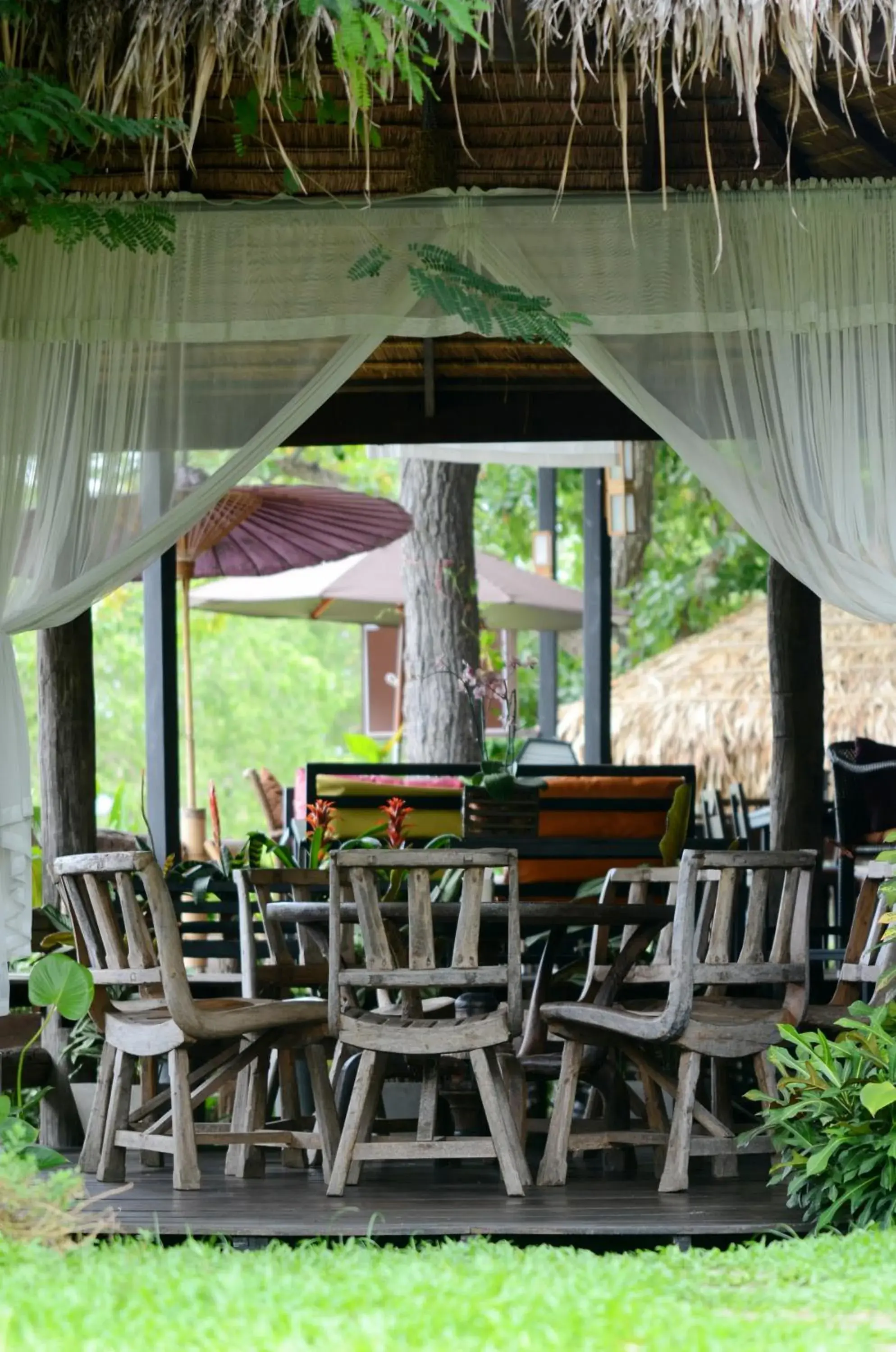 Restaurant/places to eat in Kireethara Boutique Resort