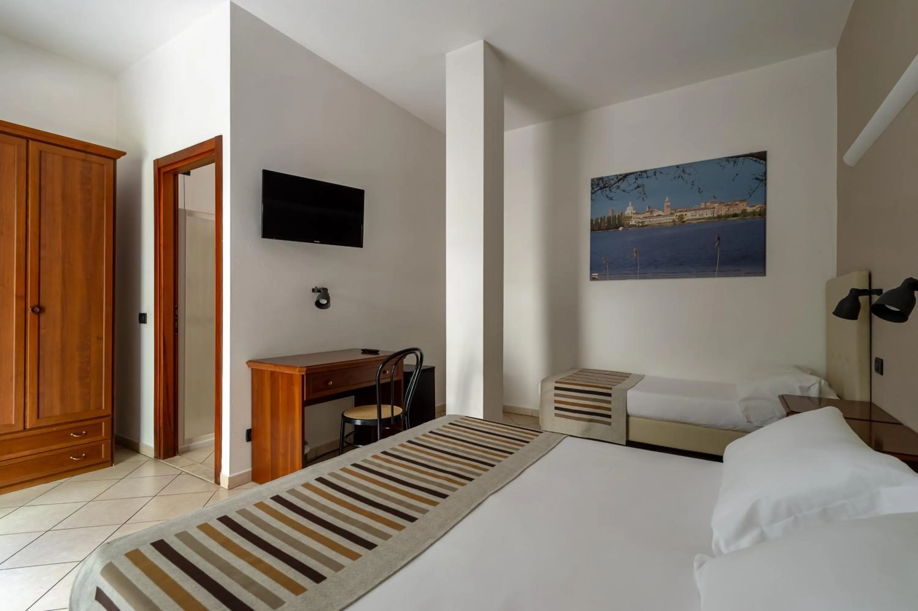 Hotel Mantegna Stazione, MantegnaHotels