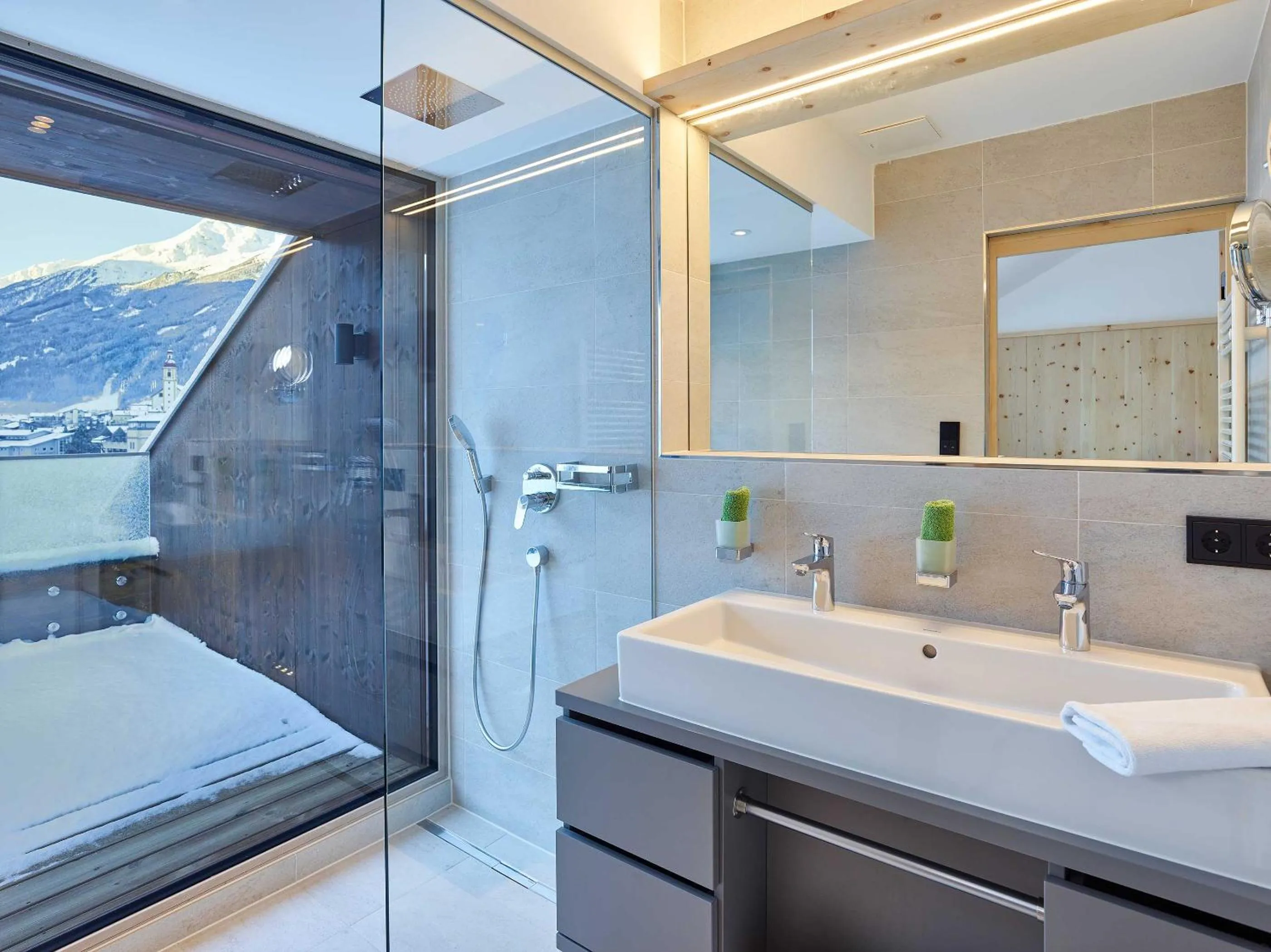 Photo of the whole room in Alpeiner - Nature Resort Tirol