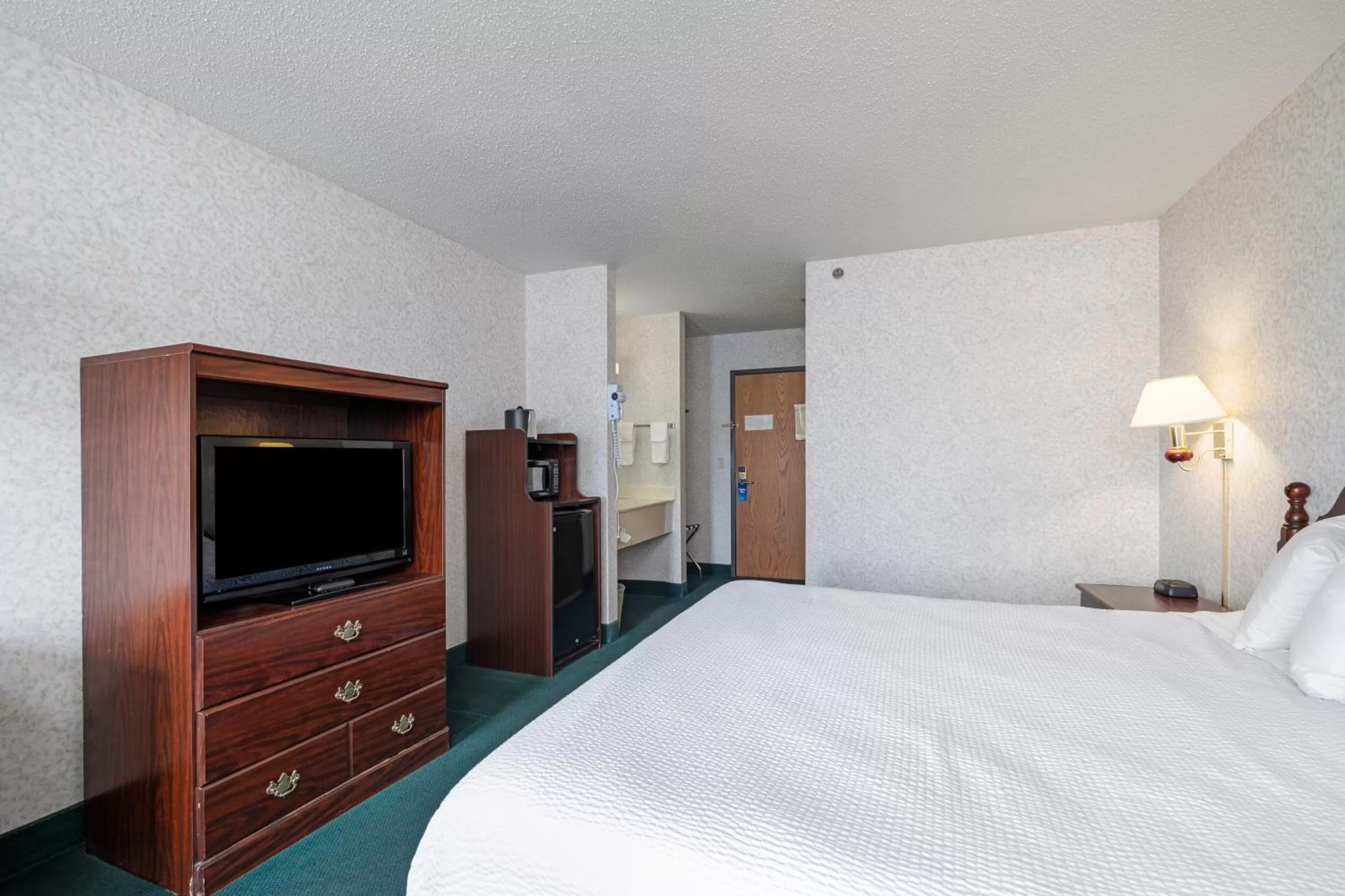 Bed in Days Inn by Wyndham Battlefield Rd/Hwy 65