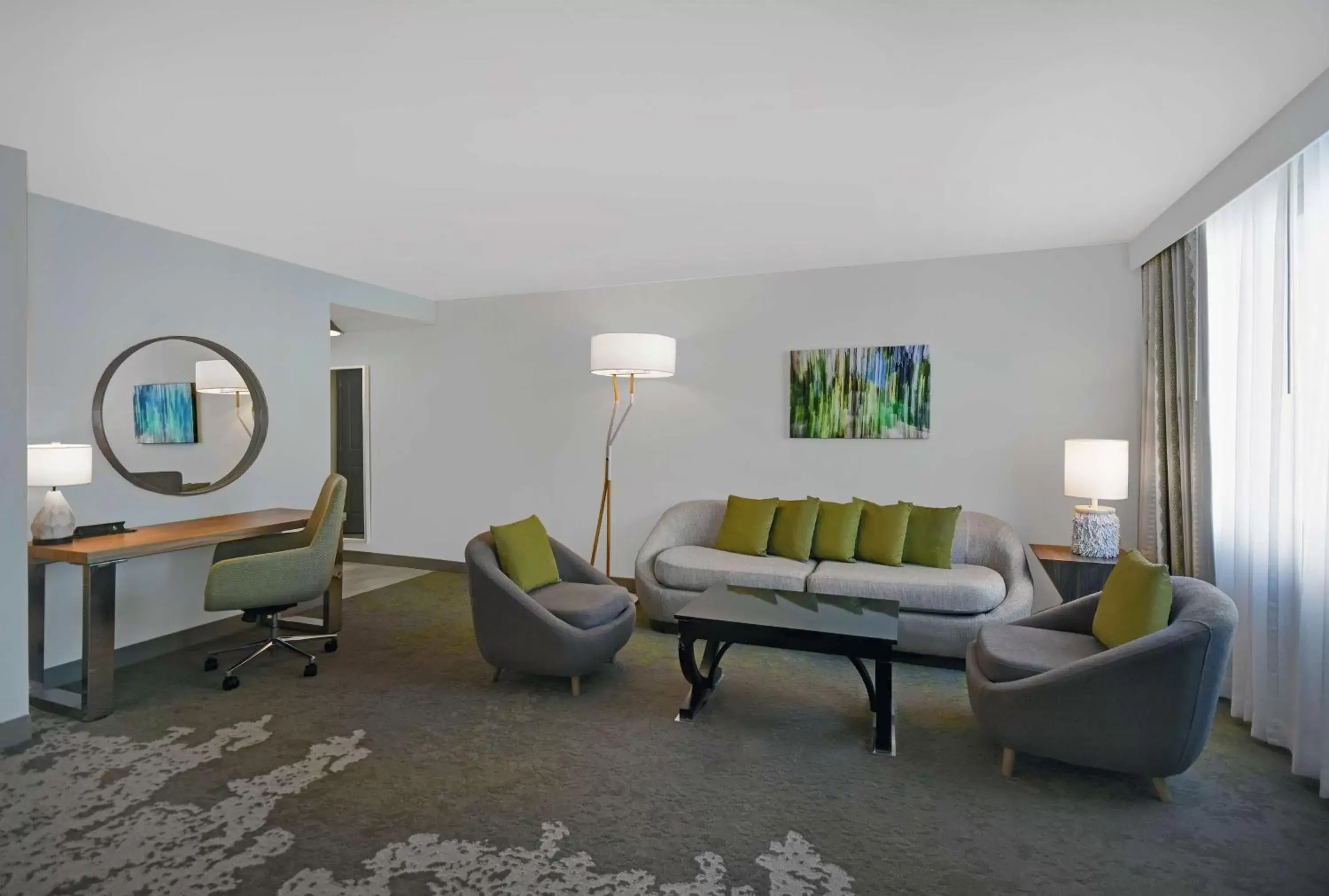 Living room, Seating Area in Hilton Hasbrouck Heights-Meadowlands