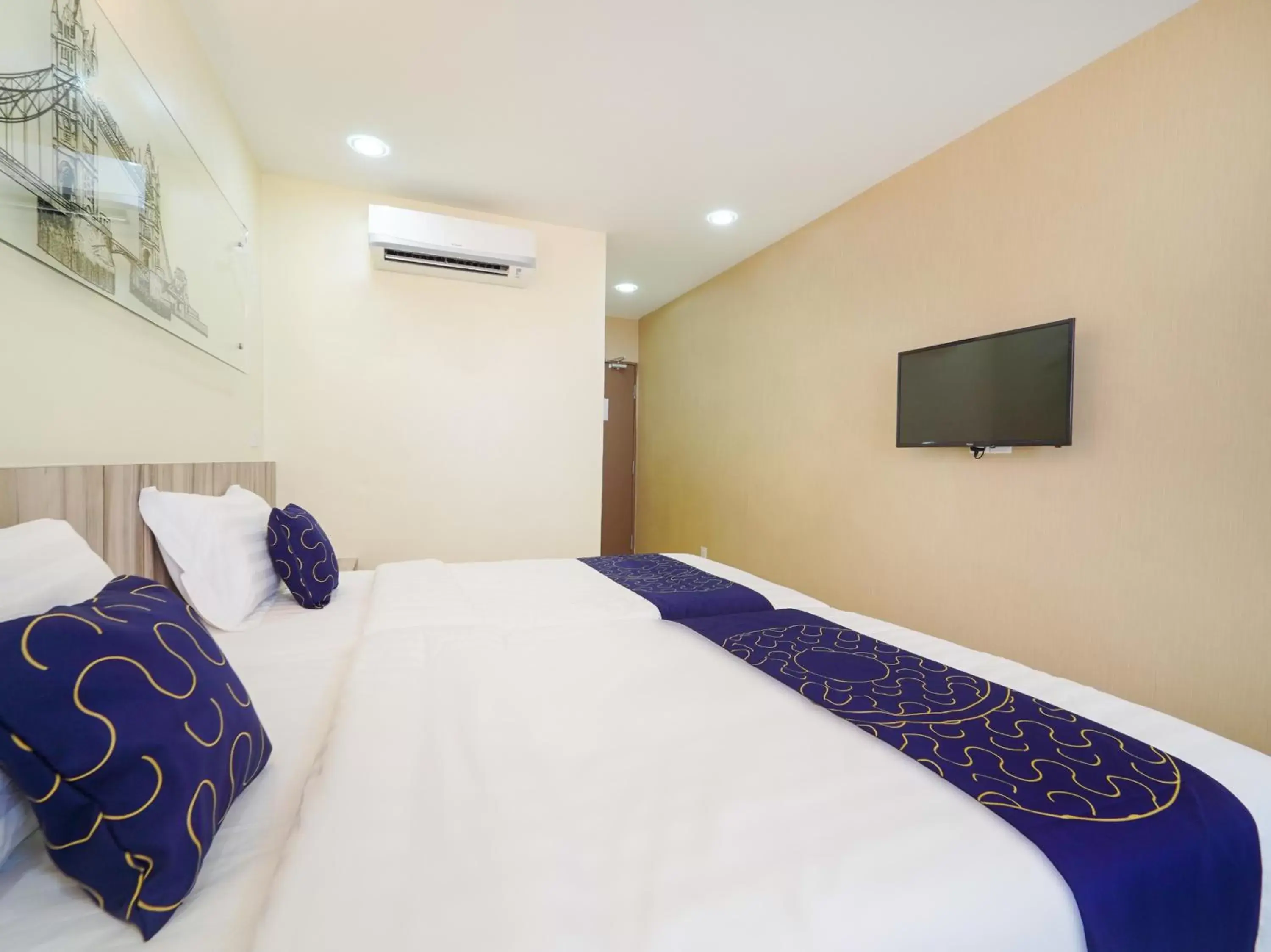 Photo of the whole room, Bed in Avatel Bukit Mertajam