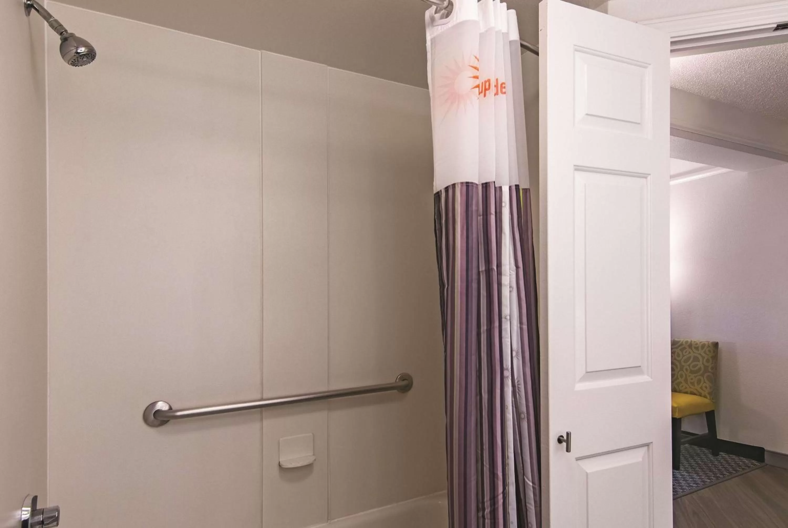 Photo of the whole room in La Quinta by Wyndham Oklahoma City Norman