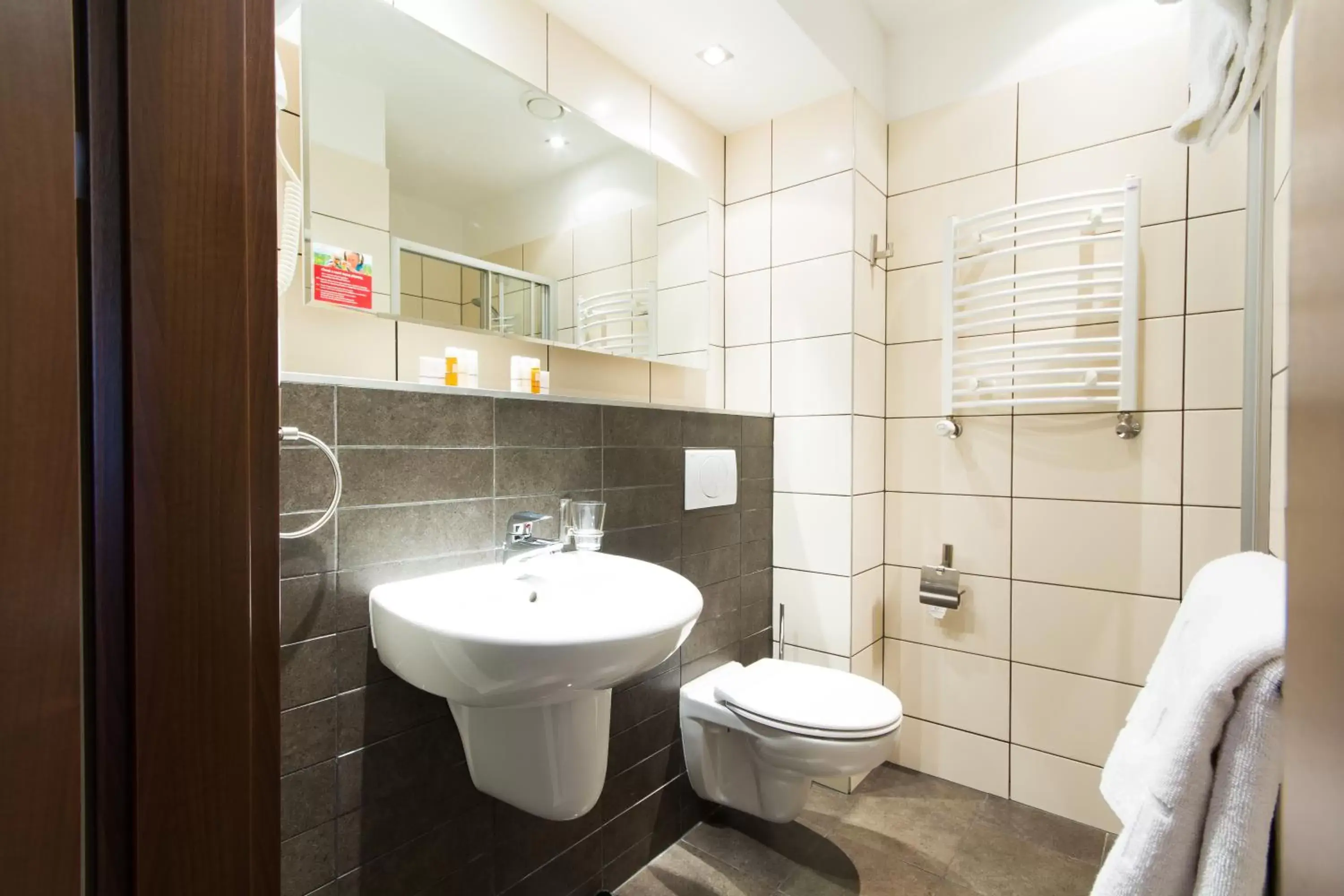 Toilet, Bathroom in Park Hotel Diament Wroclaw