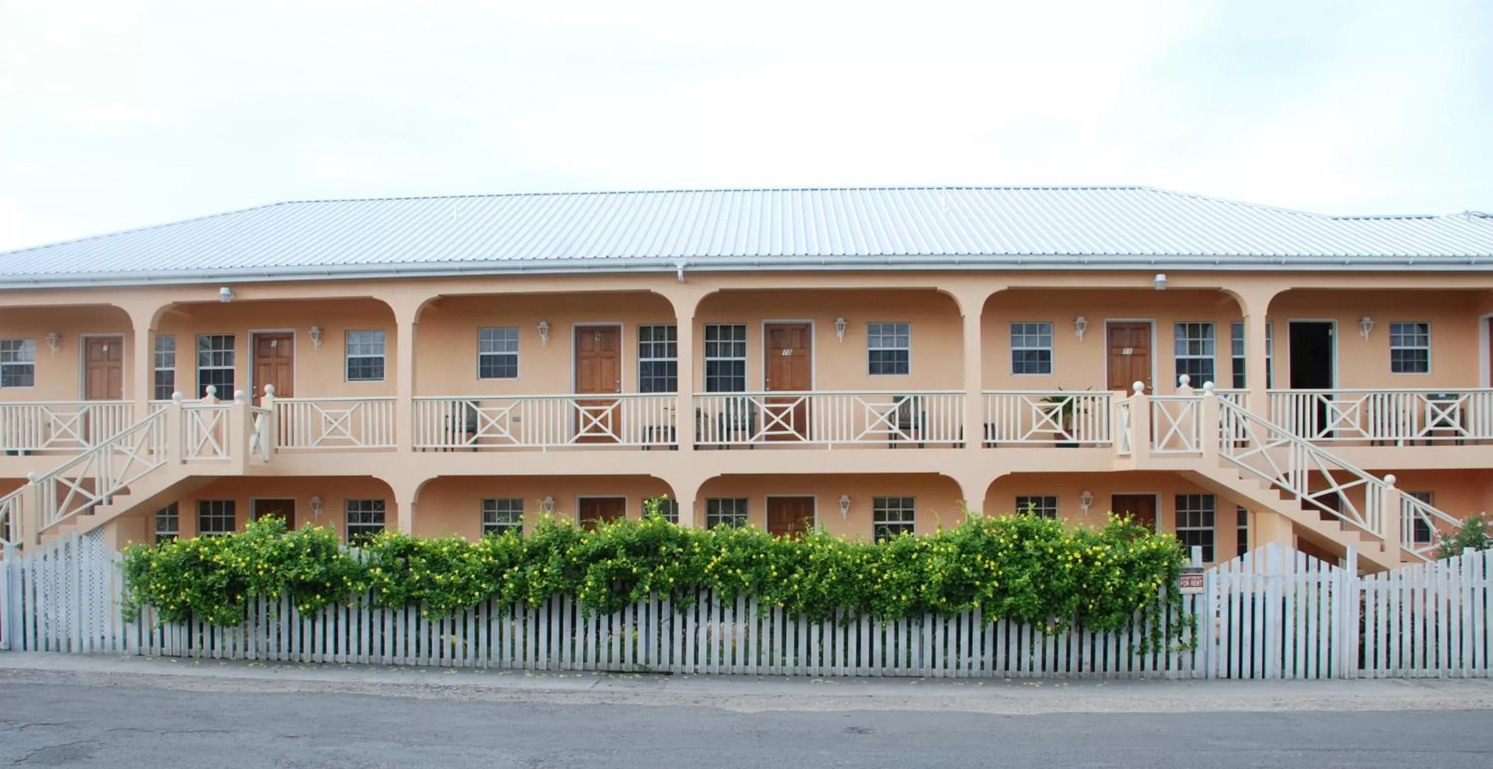 Facade/entrance in Connie's Comfort Suites