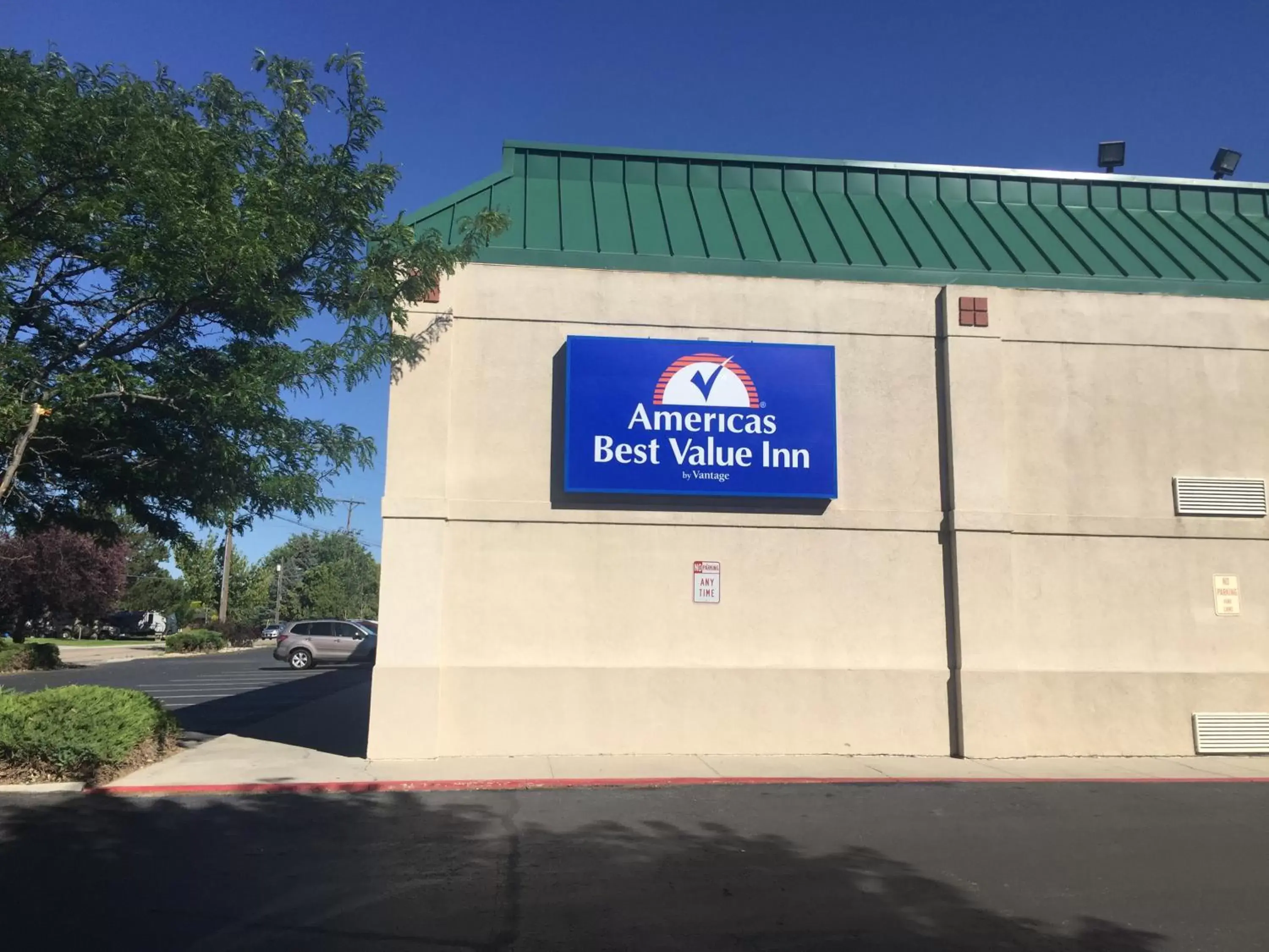Property building, Facade/Entrance in Americas Best Value Inn & Suites-Boise