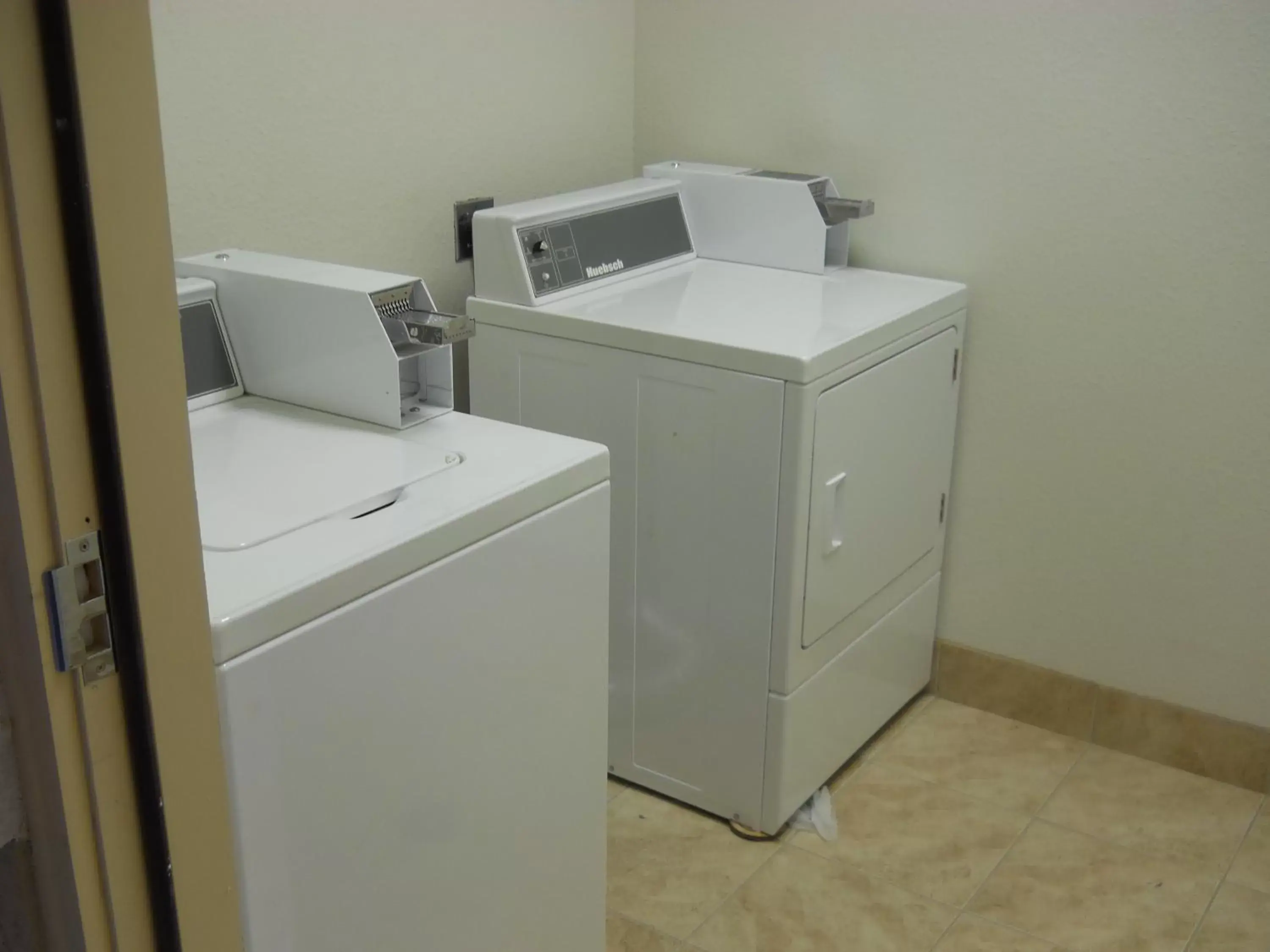 Area and facilities, Kitchen/Kitchenette in Big Lake Inn and Suites