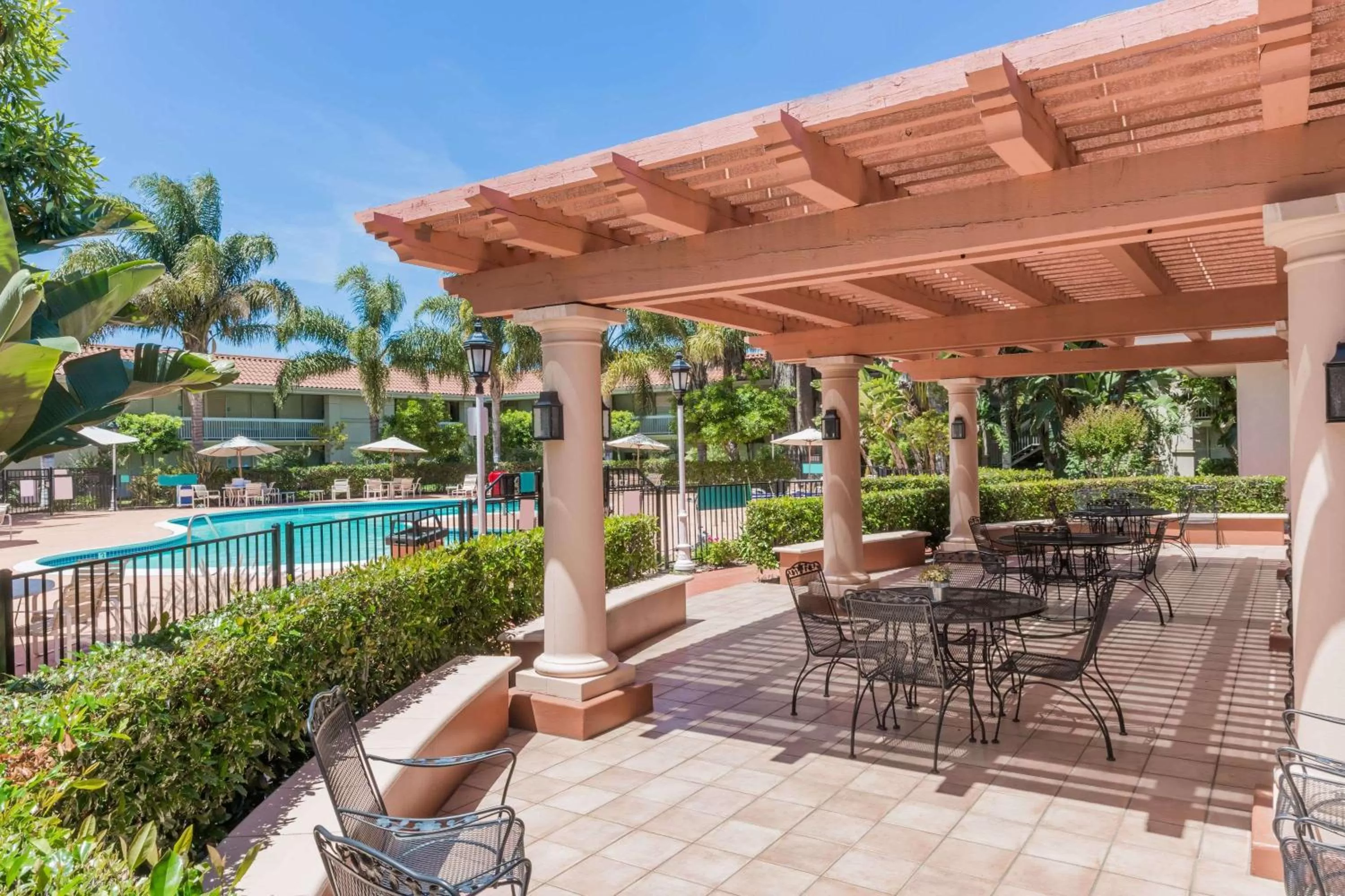 Property building in Uptown Oasis San Jose Airport & Silicon Valley