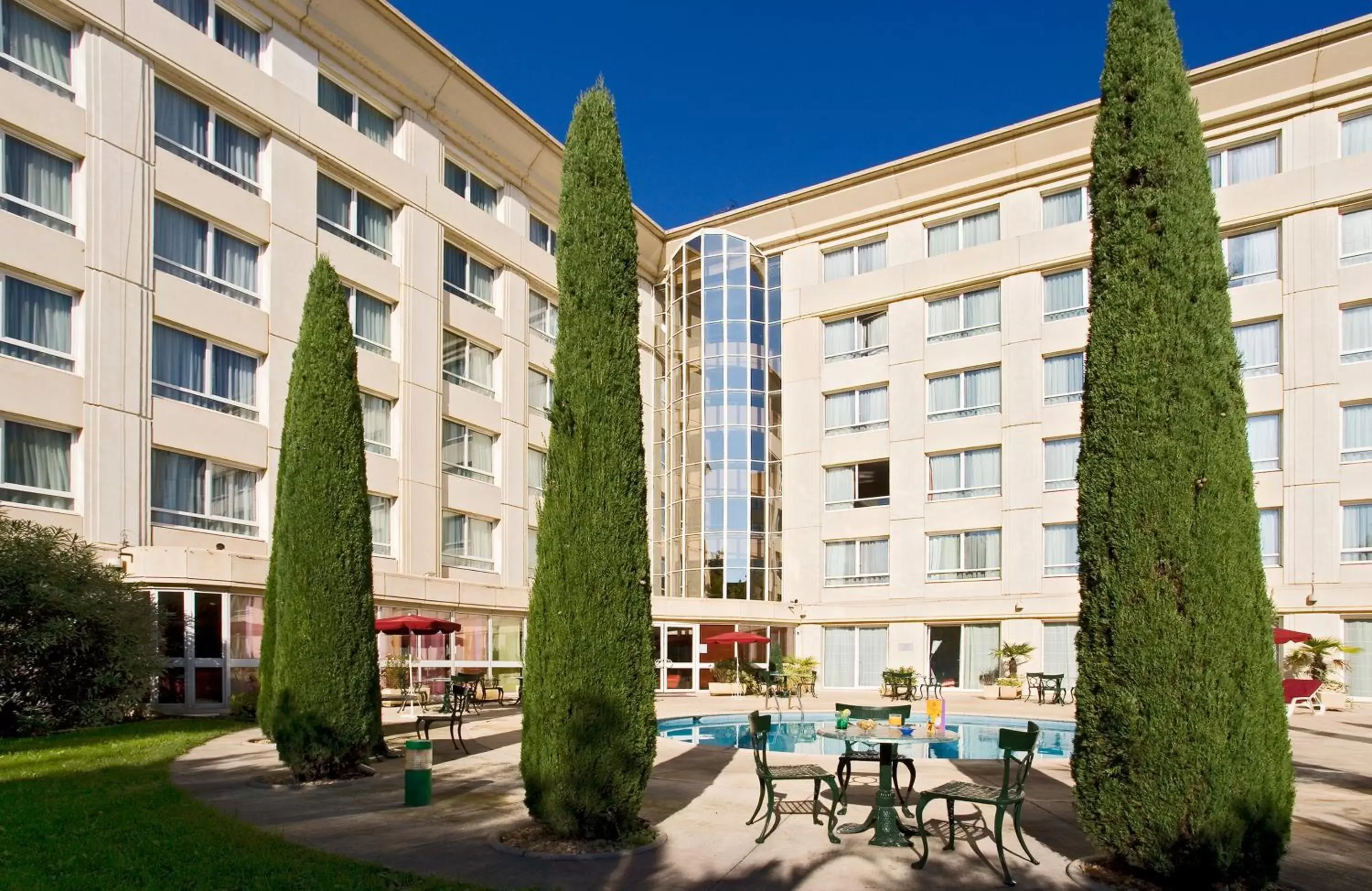 Patio, Property Building in Novotel Suites Montpellier Antigone