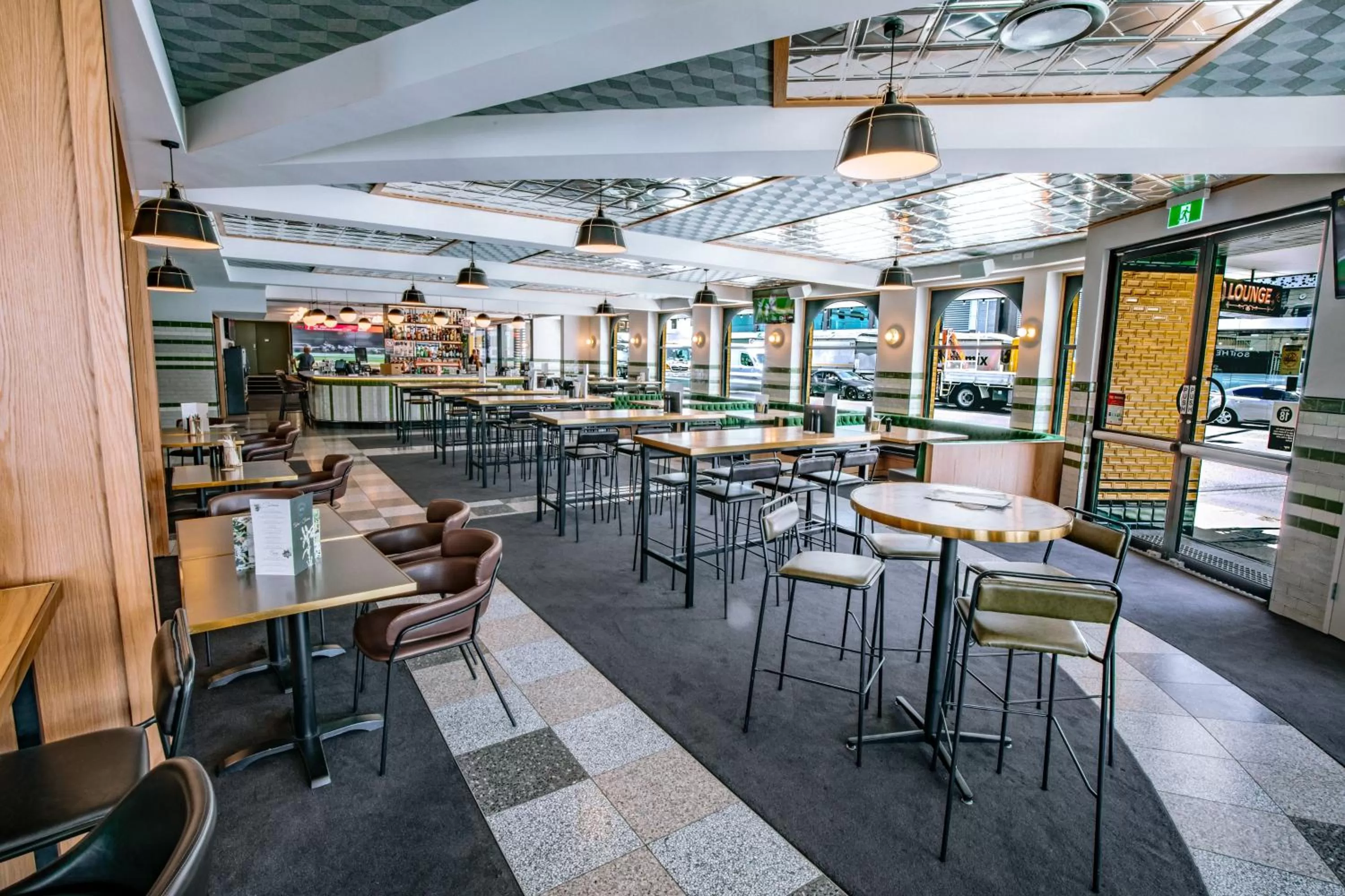 Restaurant/places to eat in Southern Cross Hotel