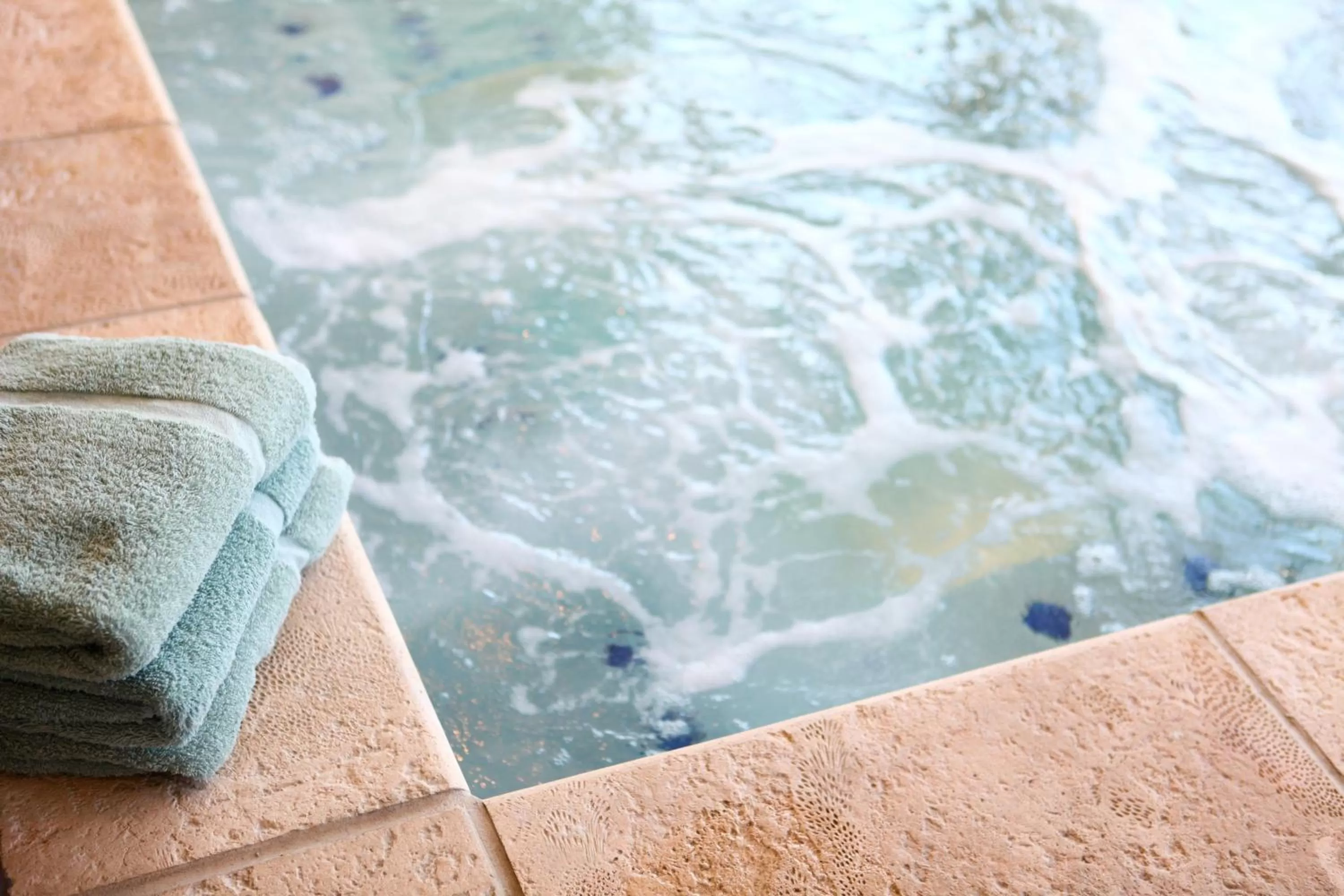 Swimming pool in Holiday Inn Hotel & Suites Davenport by IHG