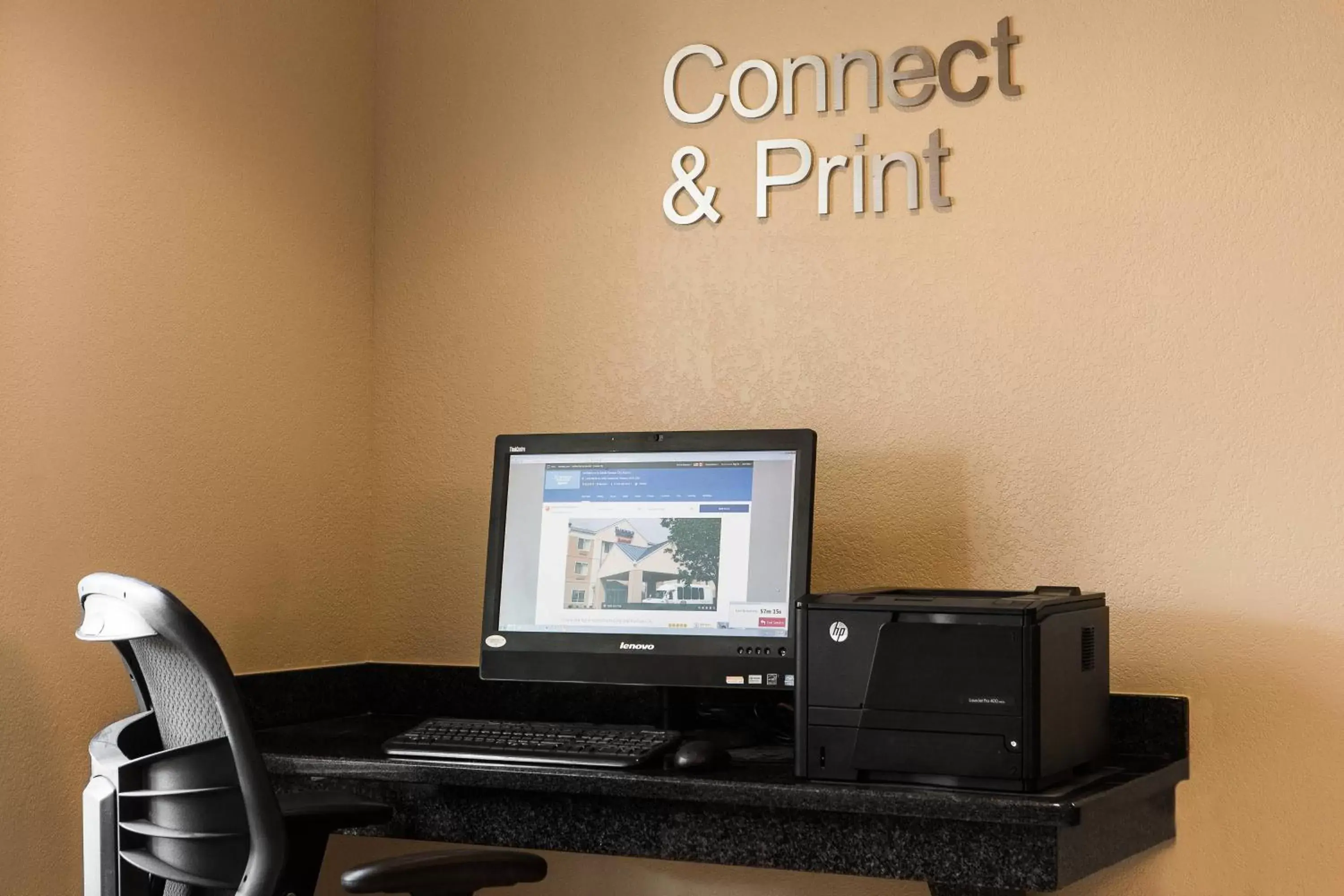 Business facilities, TV/Entertainment Center in Fairfield Inn & Suites Kansas City Airport