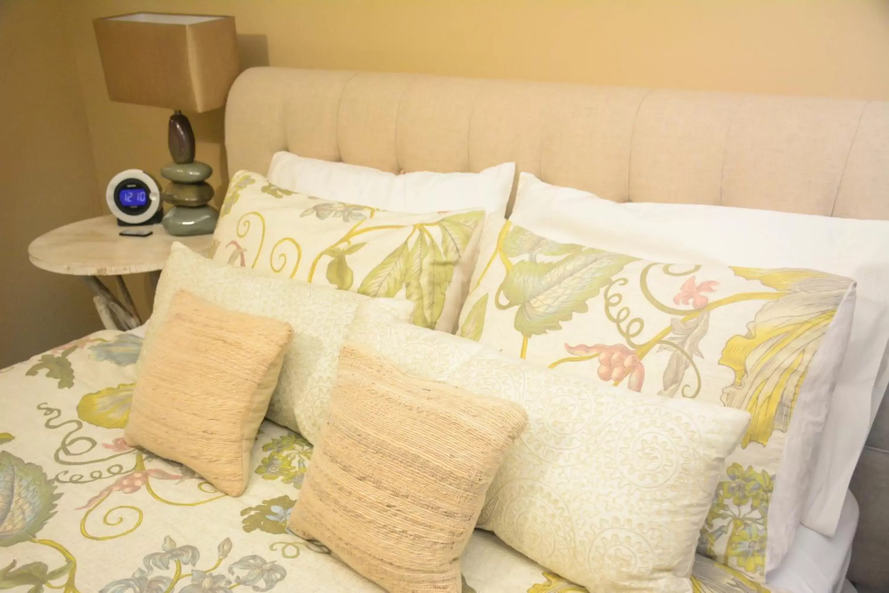 Bedroom, Bed in Stone Soup Inn