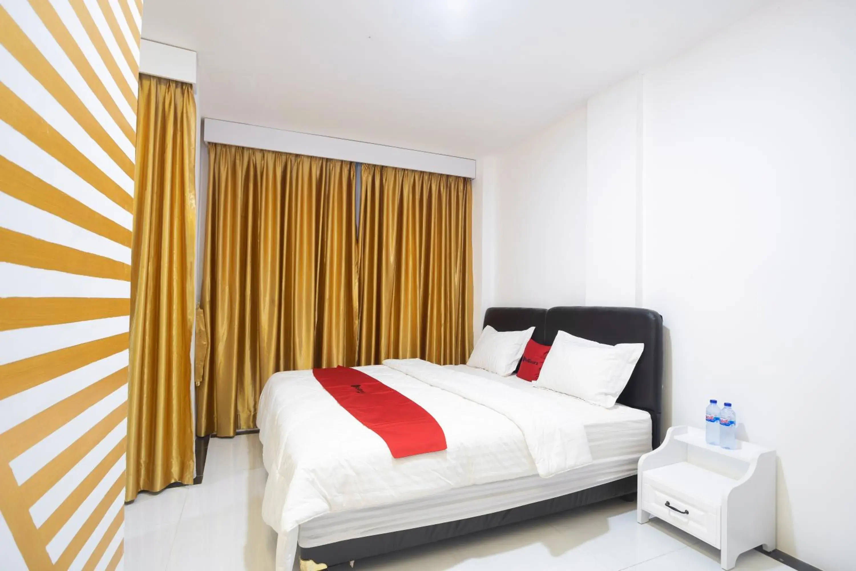 Bedroom, Bed in RedDoorz near IPB Dramaga Bogor