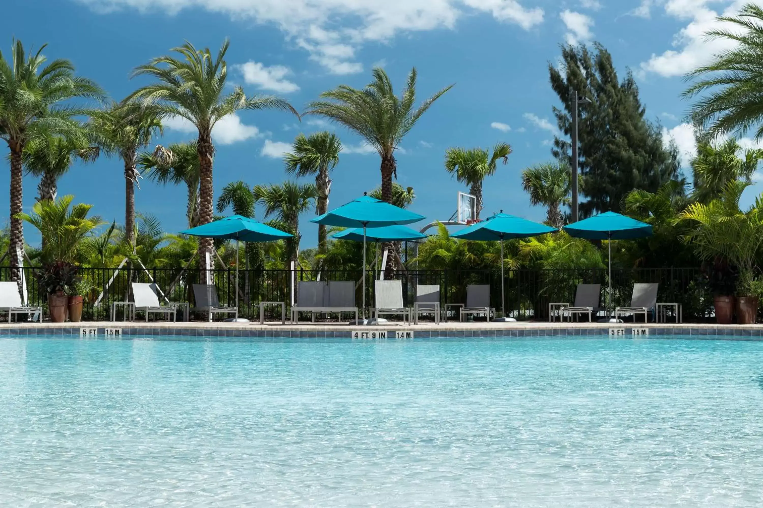 Swimming Pool in Hampton Inn & Suites Cape Canaveral Cruise Port, Fl