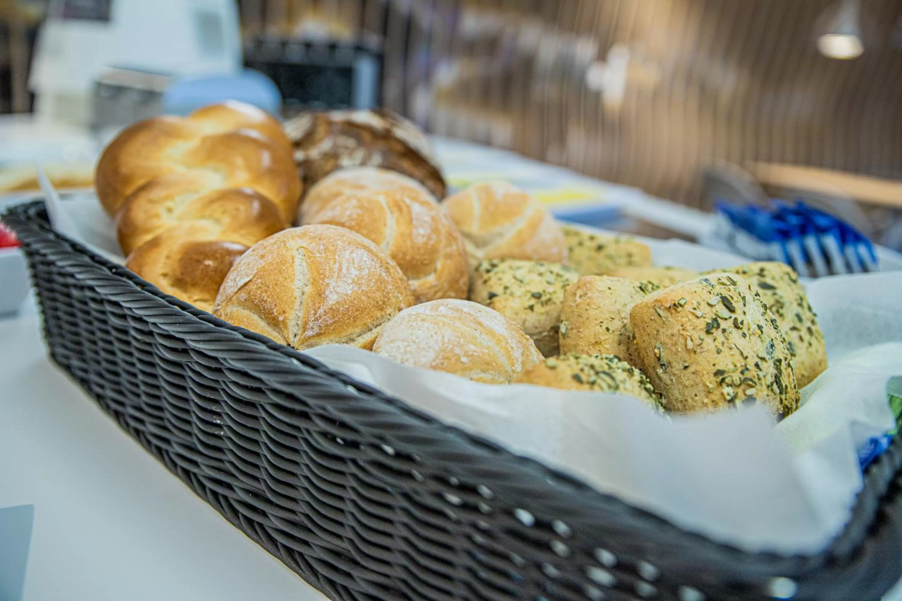 Food and drinks in Prize by Radisson, Bern City