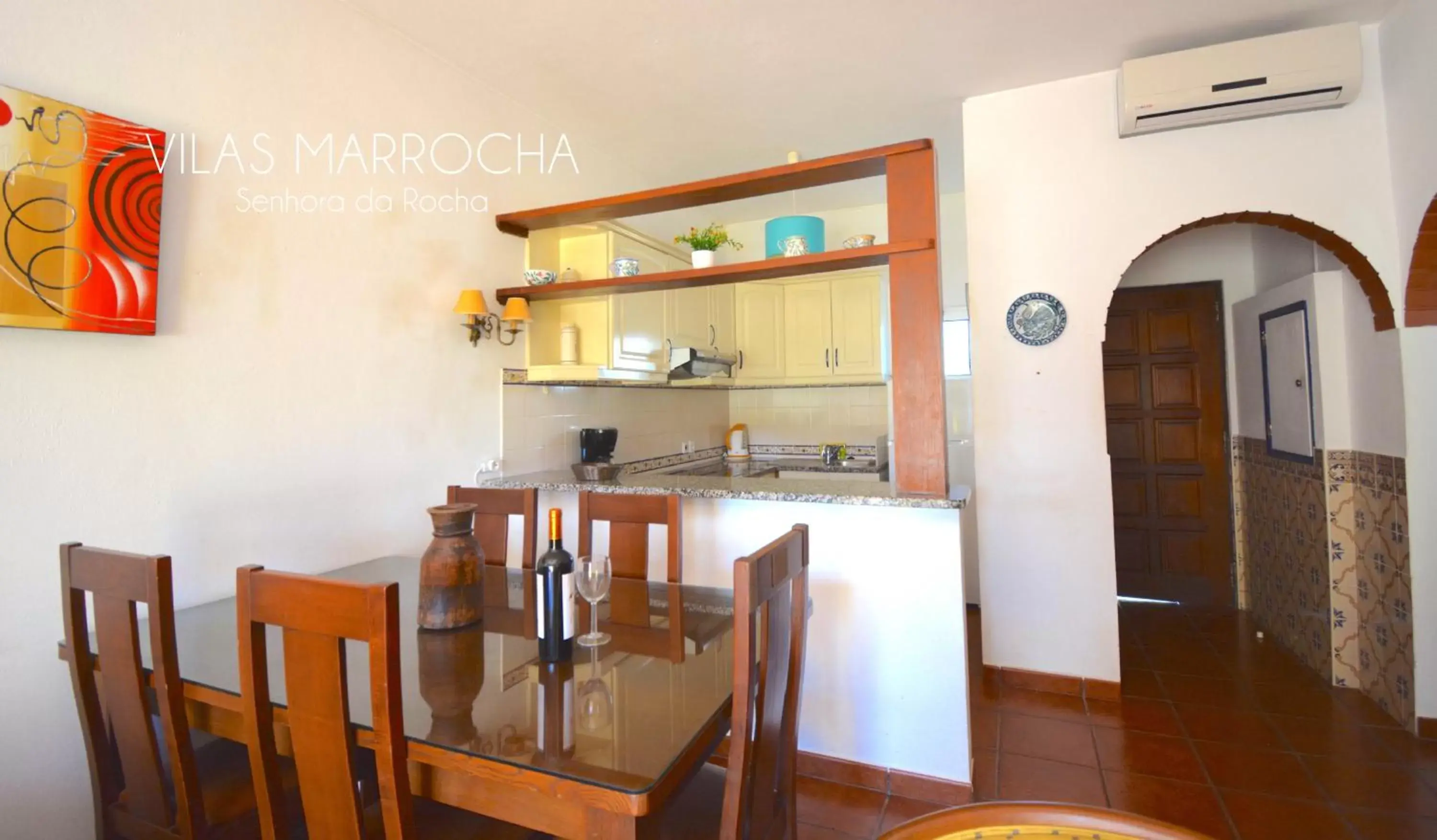 Kitchen or kitchenette, Dining Area in Vilas Marrocha