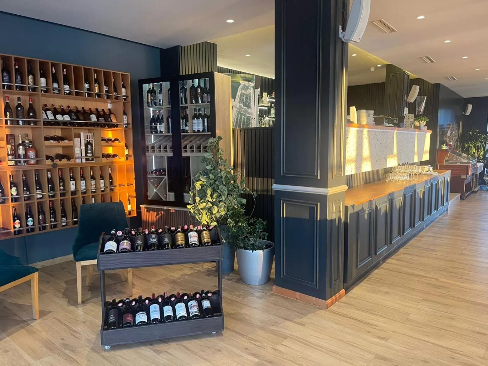 Restaurant/places to eat in Blue Bay