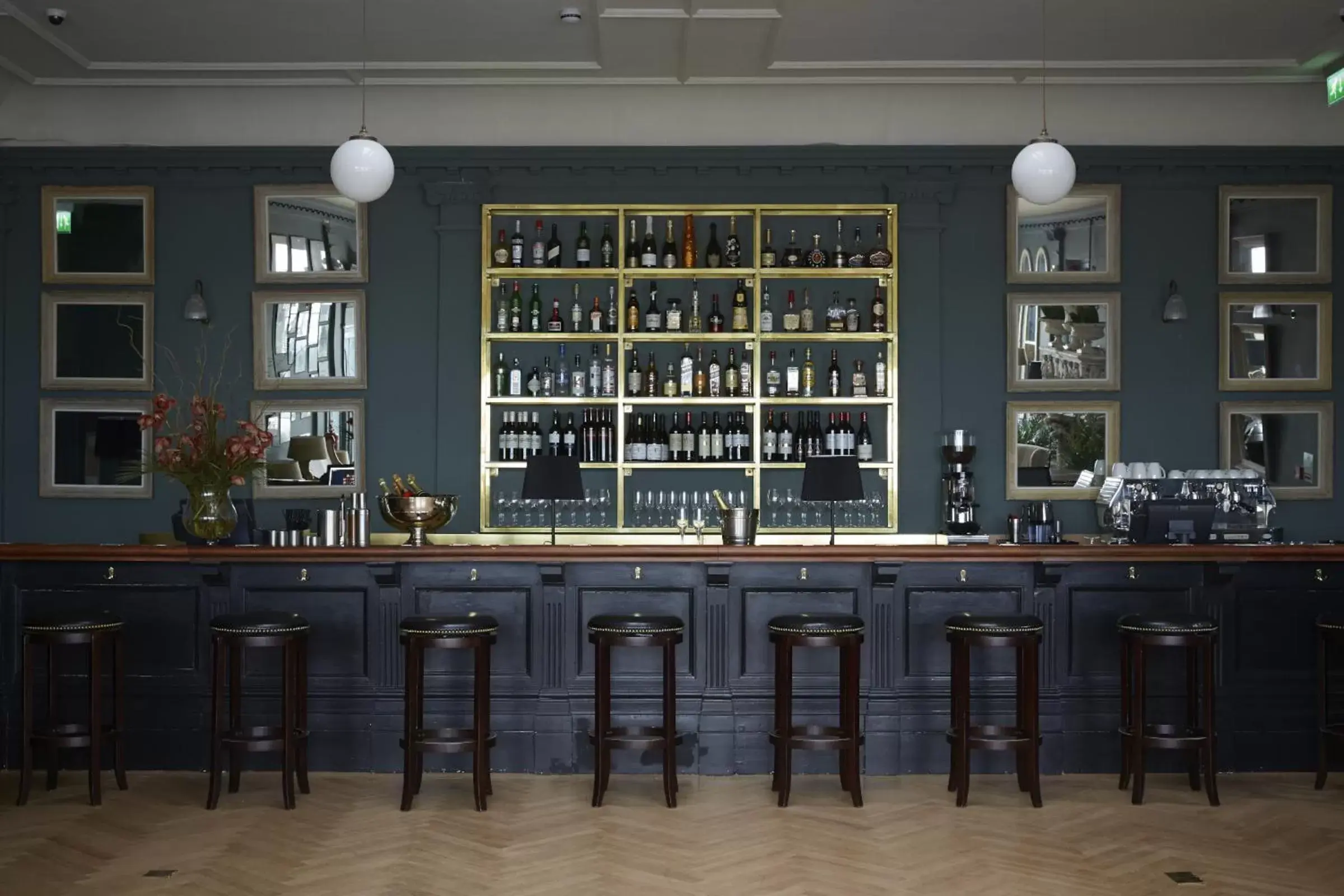 Lounge or bar in Albion House at Ramsgate Lounge or bar in Albion House at Ramsgate