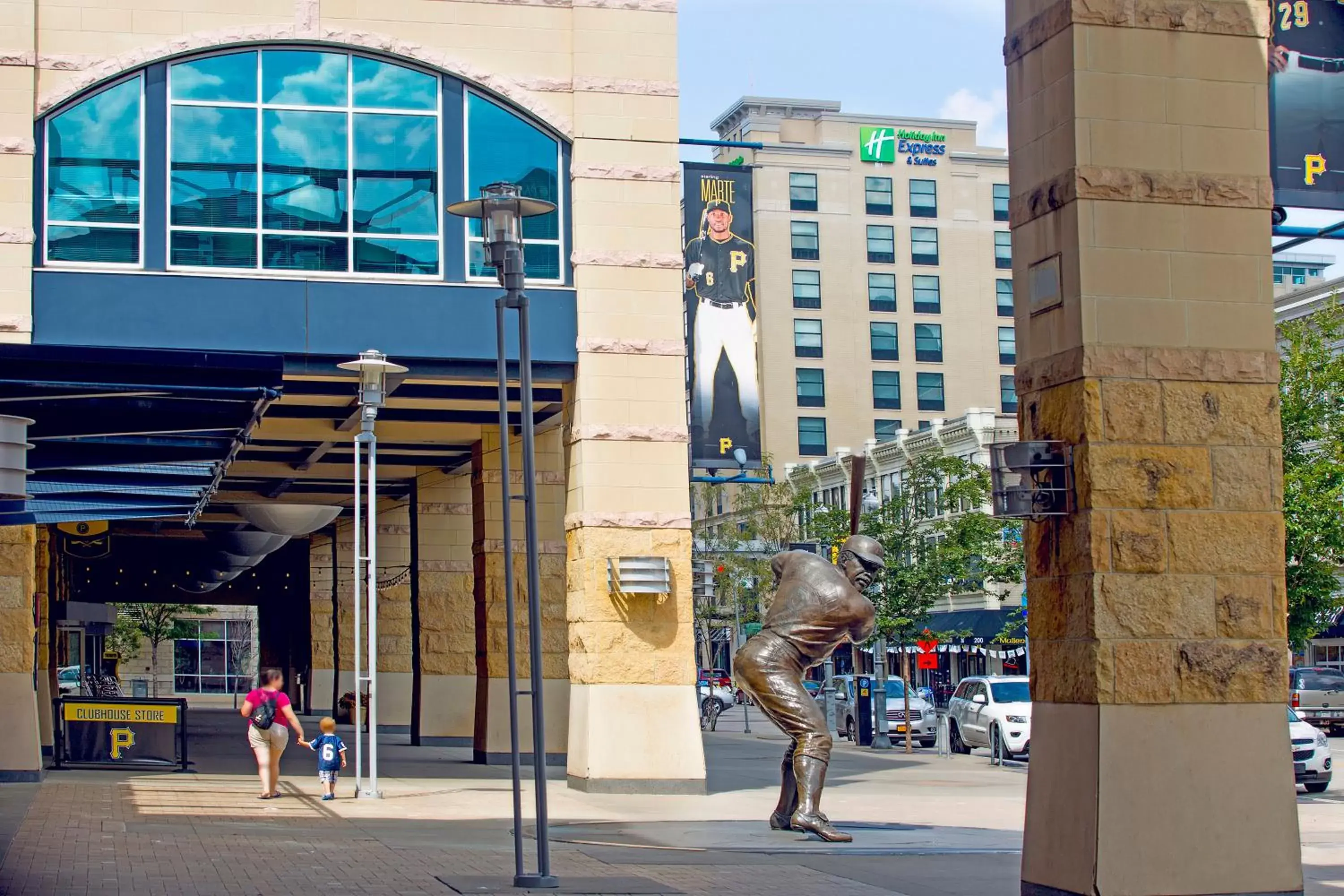 Property building in Holiday Inn Express & Suites Pittsburgh North Shore, an IHG Hotel