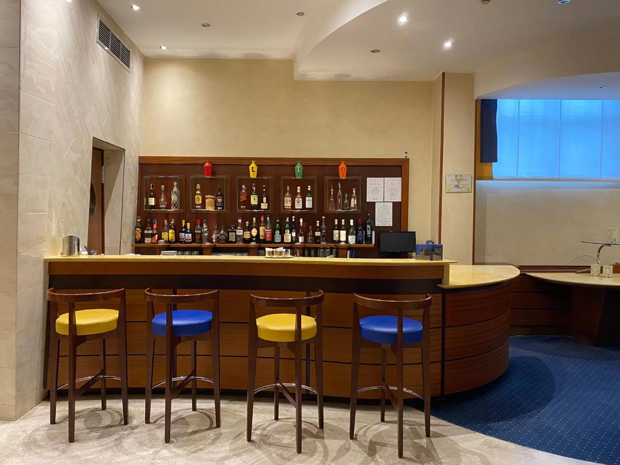 Restaurant/places to eat in Nicotel Barletta