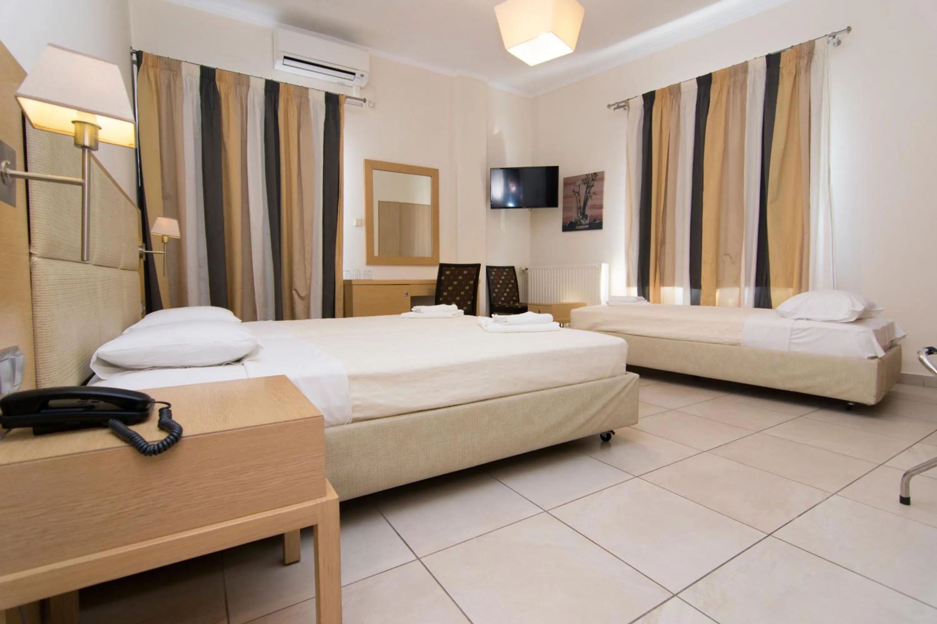 Bedroom, Bed in San Nectarios