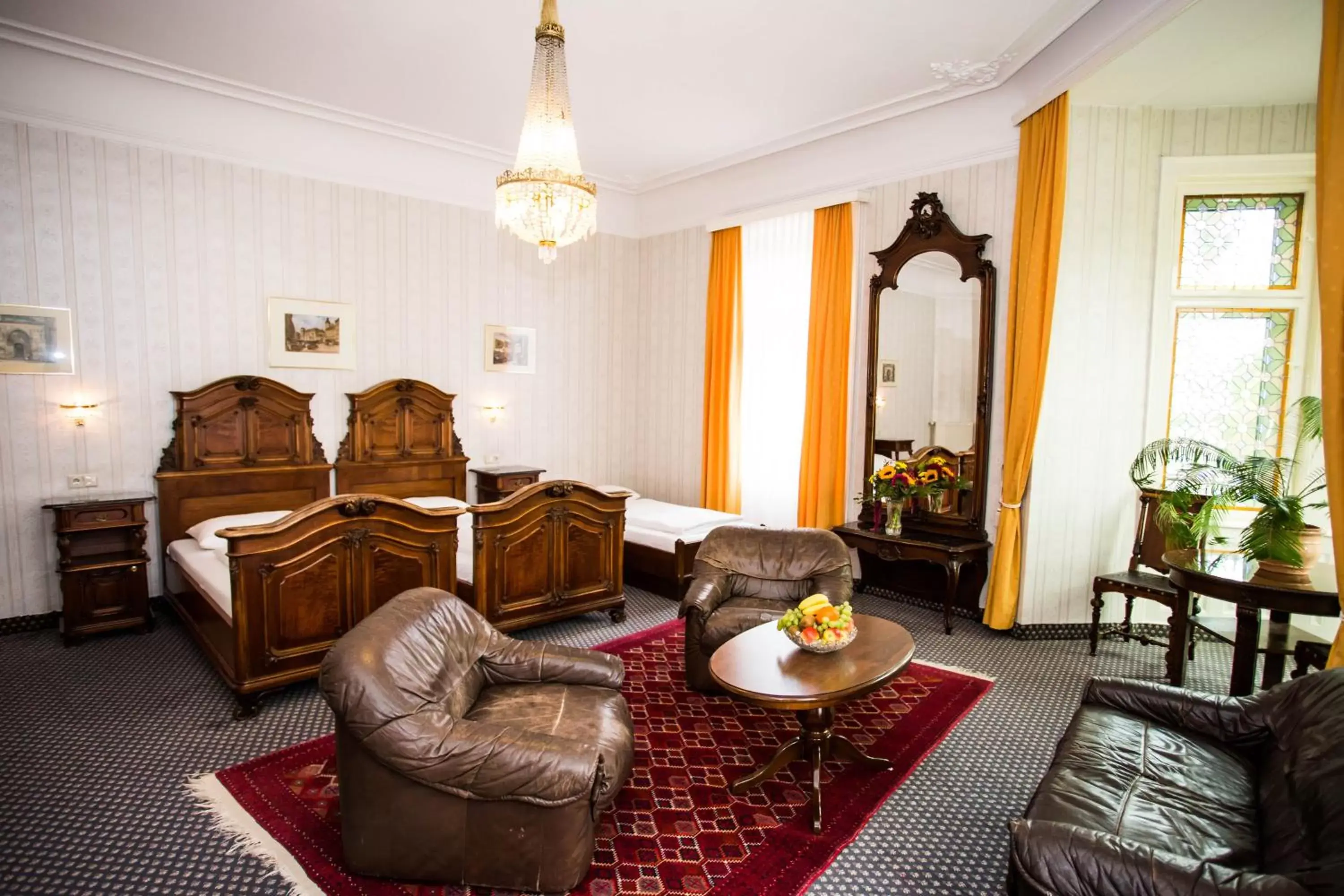 Photo of the whole room, Seating Area in Hotel Atlanta