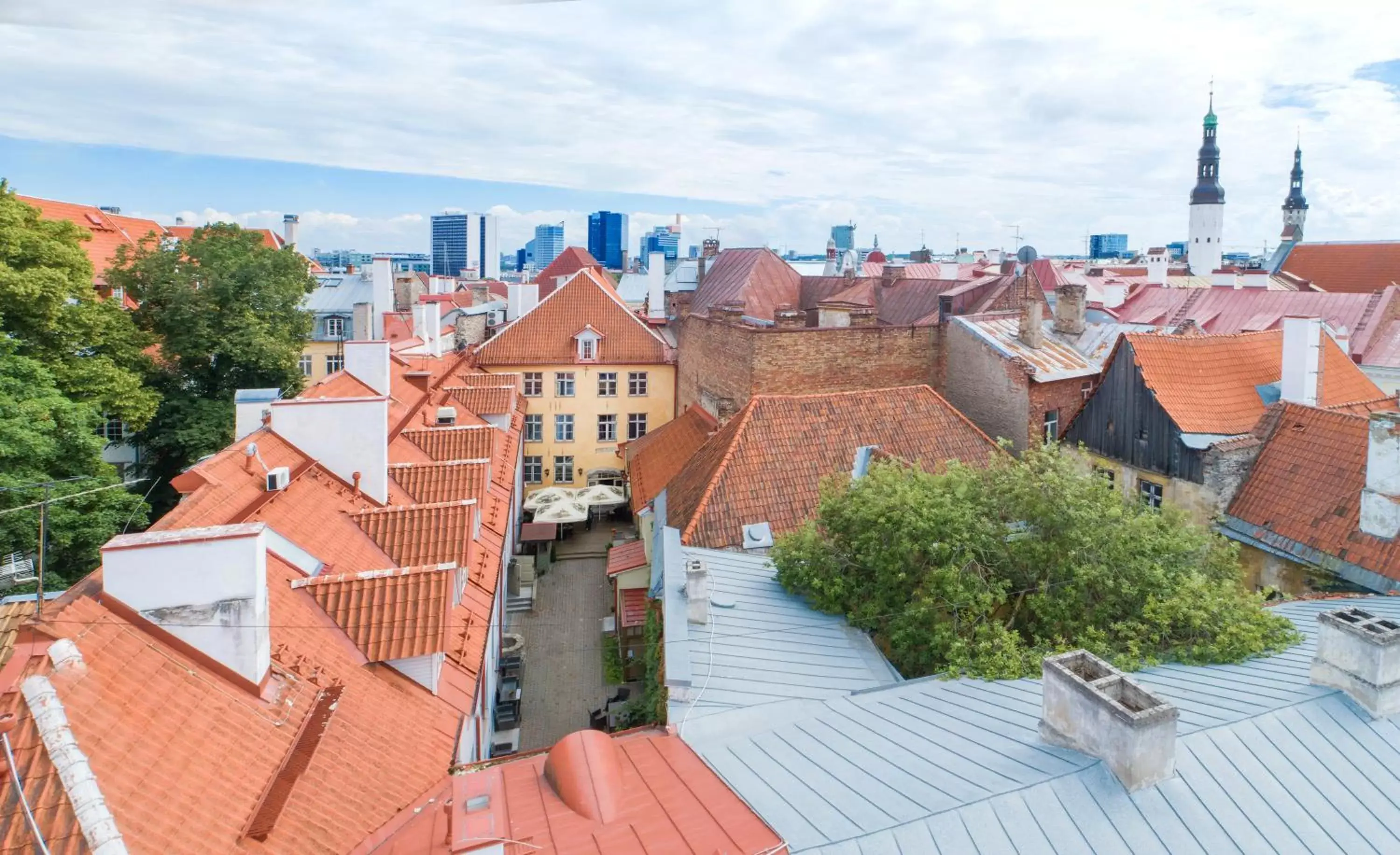 Bird's eye view in Meriton Old Town Garden Hotel