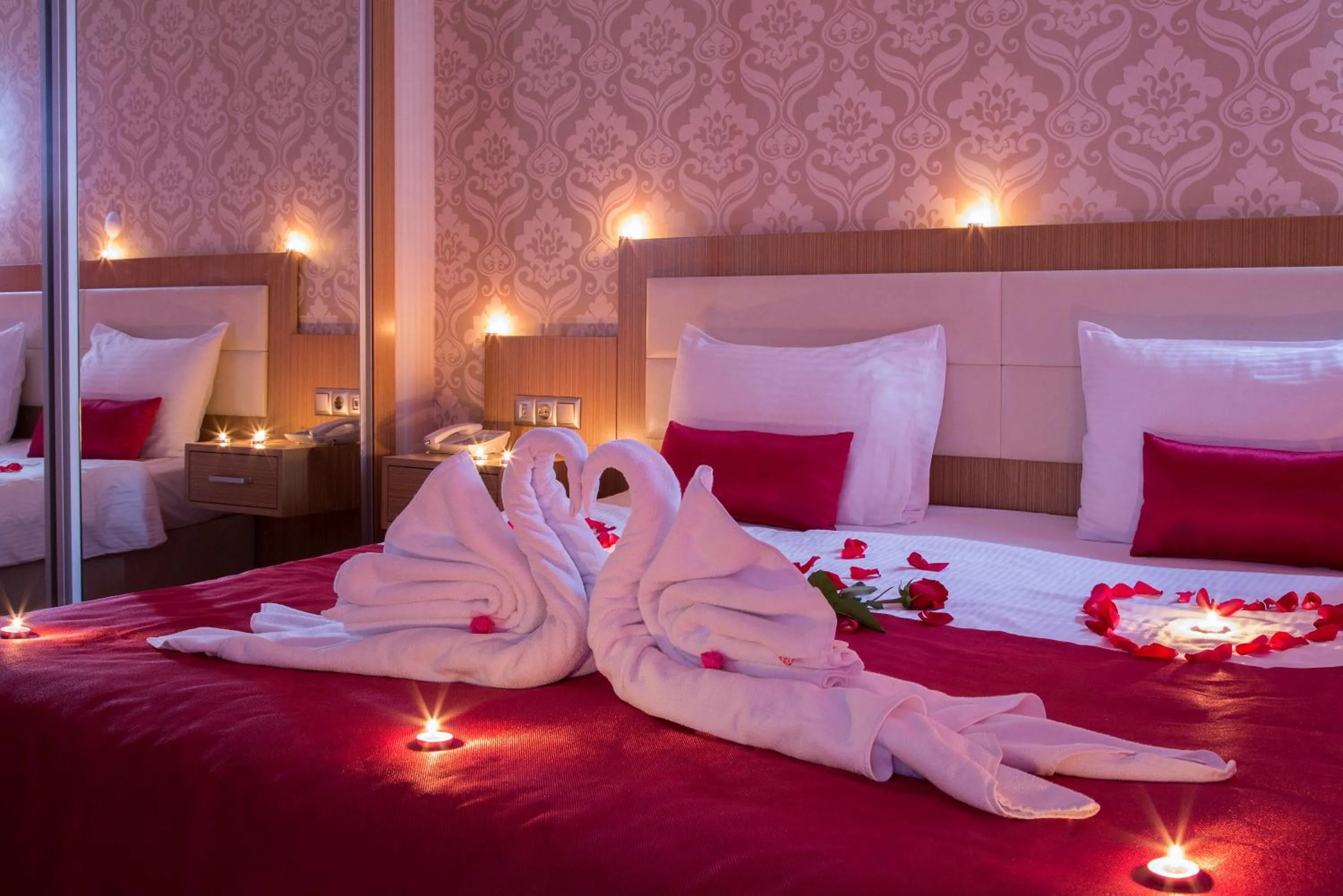 Photo of the whole room in GRAND ZENTRUM HOTEL & CAFE RESTAURANT - Taksim Square