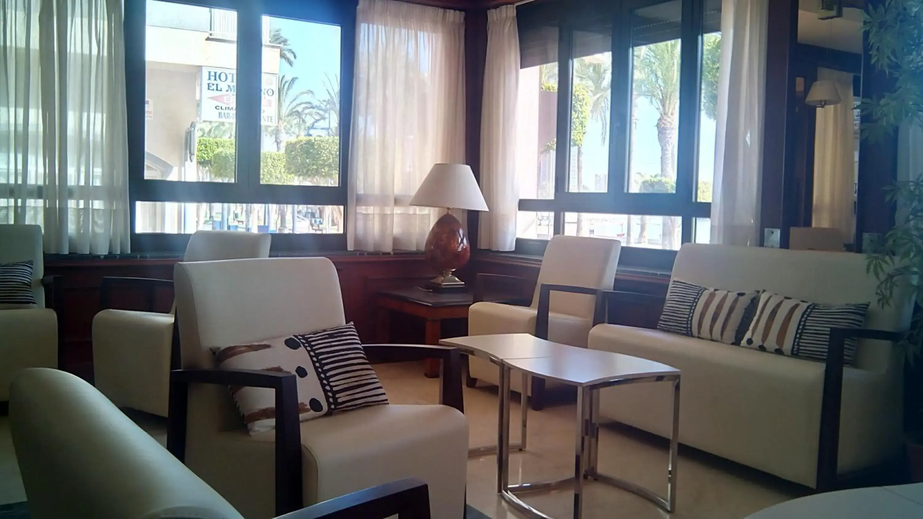 Communal lounge/ TV room, Seating Area in Hotel Ribera