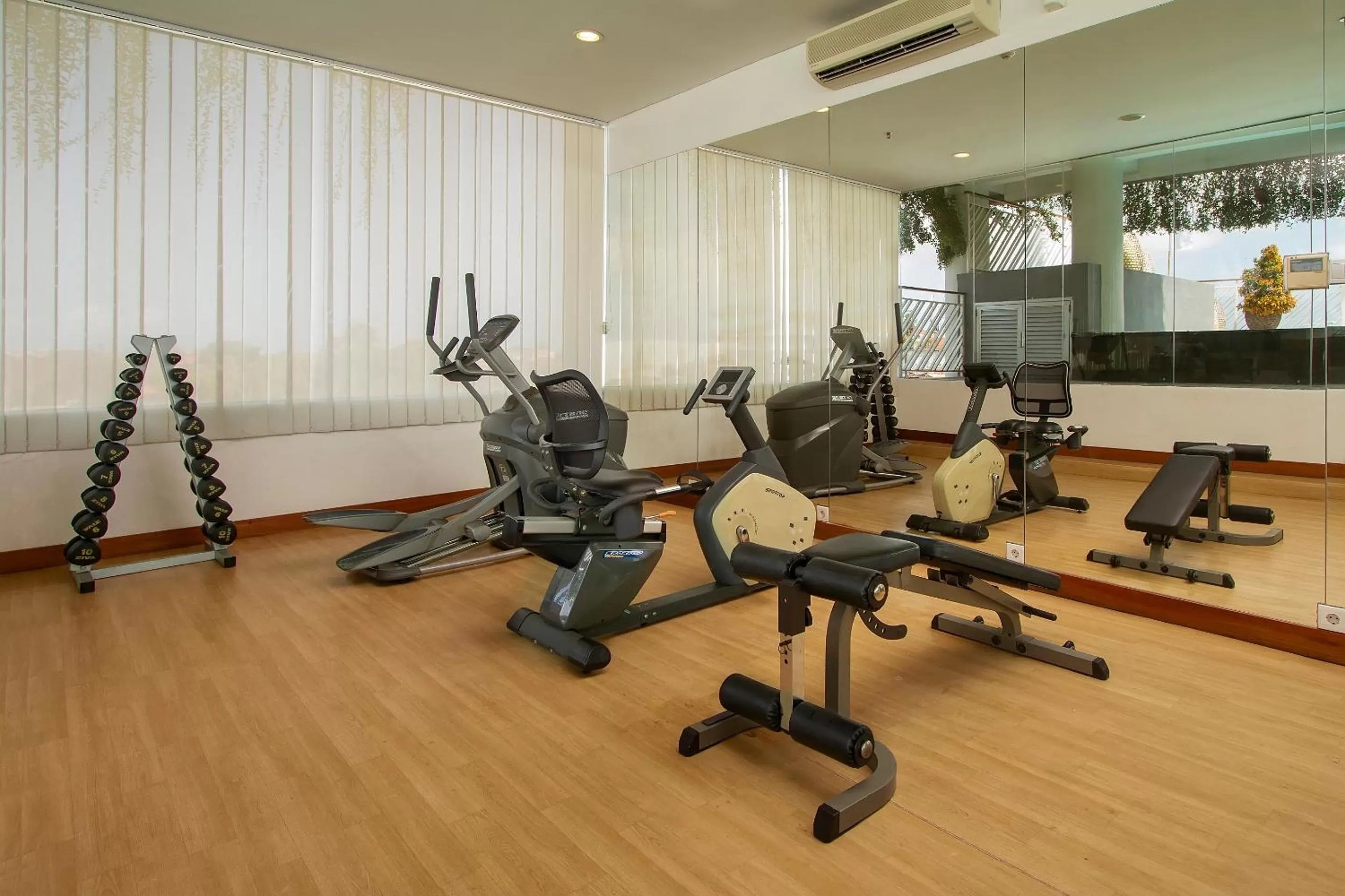 Fitness centre/facilities in PrimeBiz Hotel Kuta