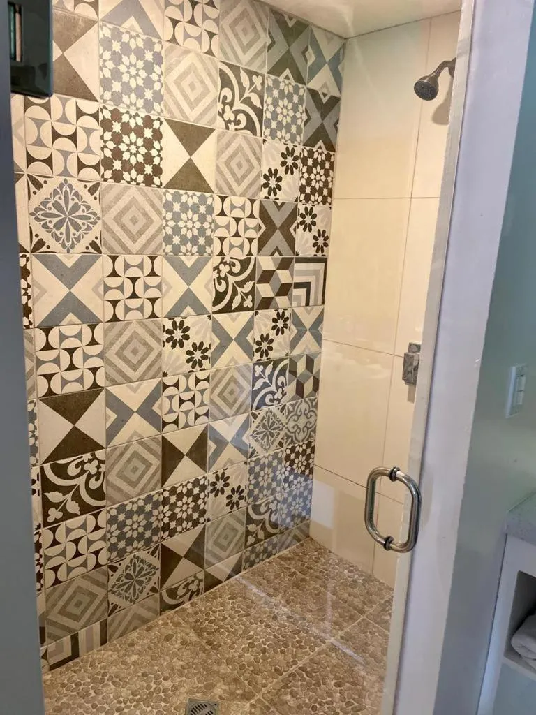 Shower in Castillos Del Mar