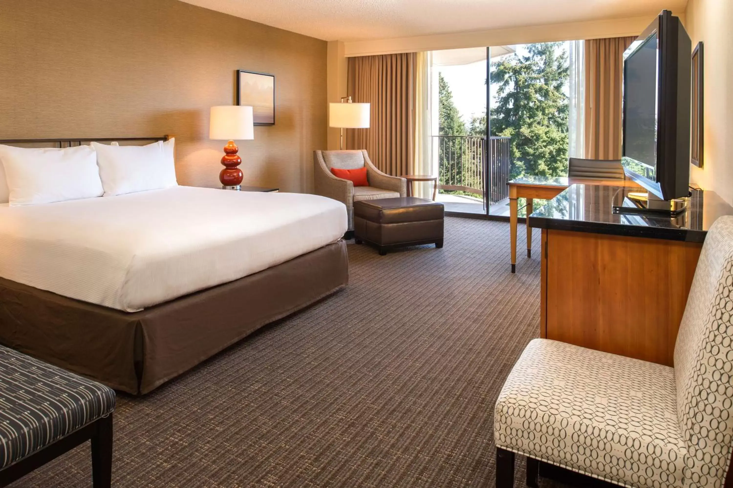 Bed in DoubleTree by Hilton Seattle Airport