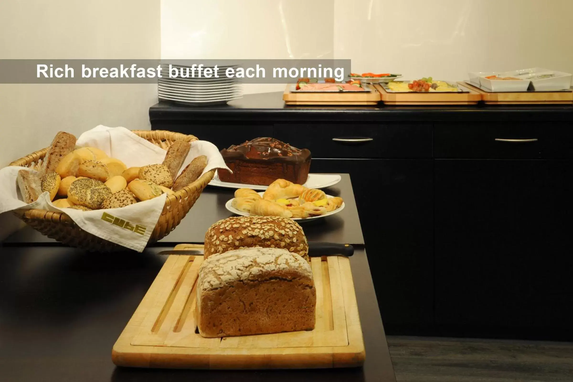 Restaurant/places to eat, Breakfast in Ambassador Parkhotel