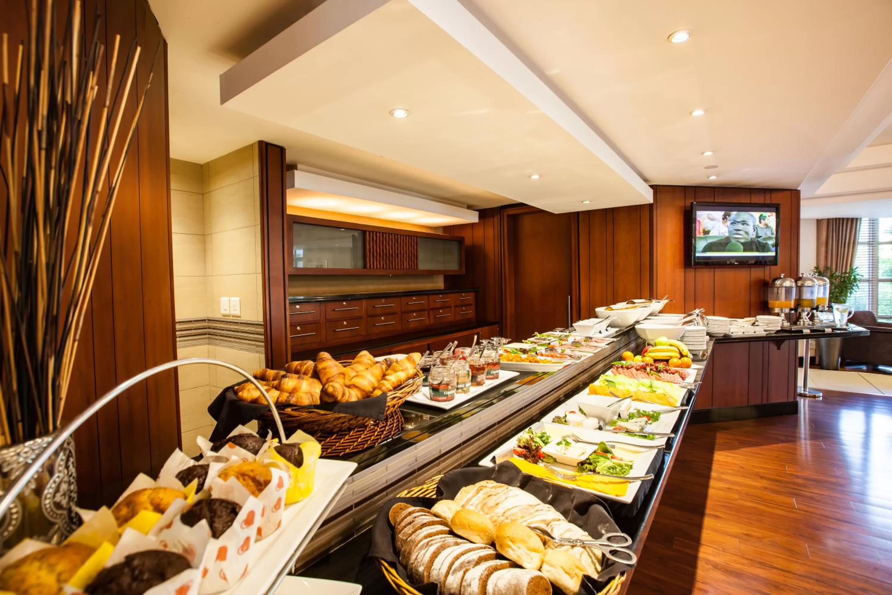 Food and drinks in City Lodge Hotel Pinelands