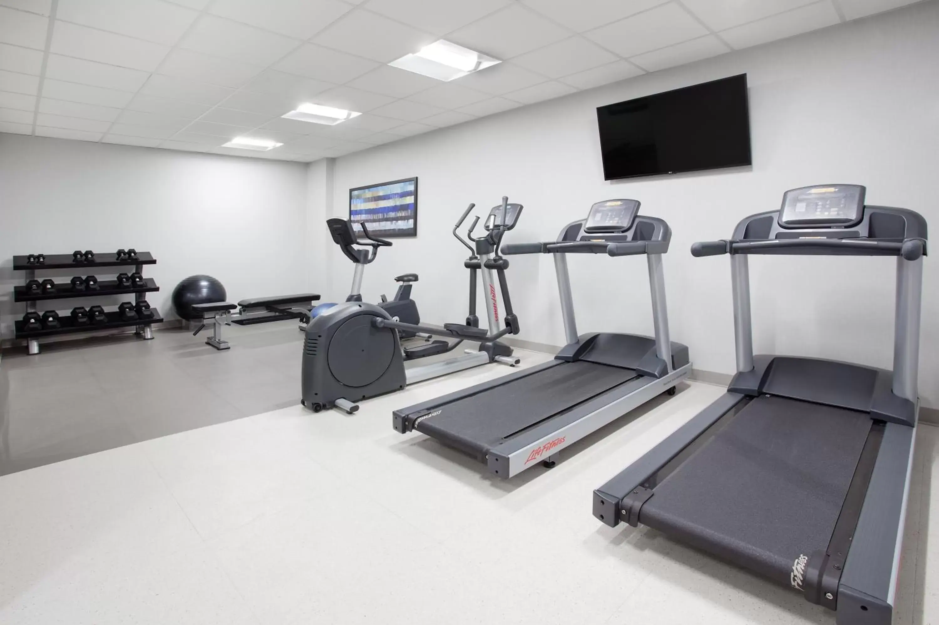 Fitness centre/facilities in Holiday Inn Ottawa East by IHG Fitness centre/facilities in Holiday Inn Ottawa East by IHG