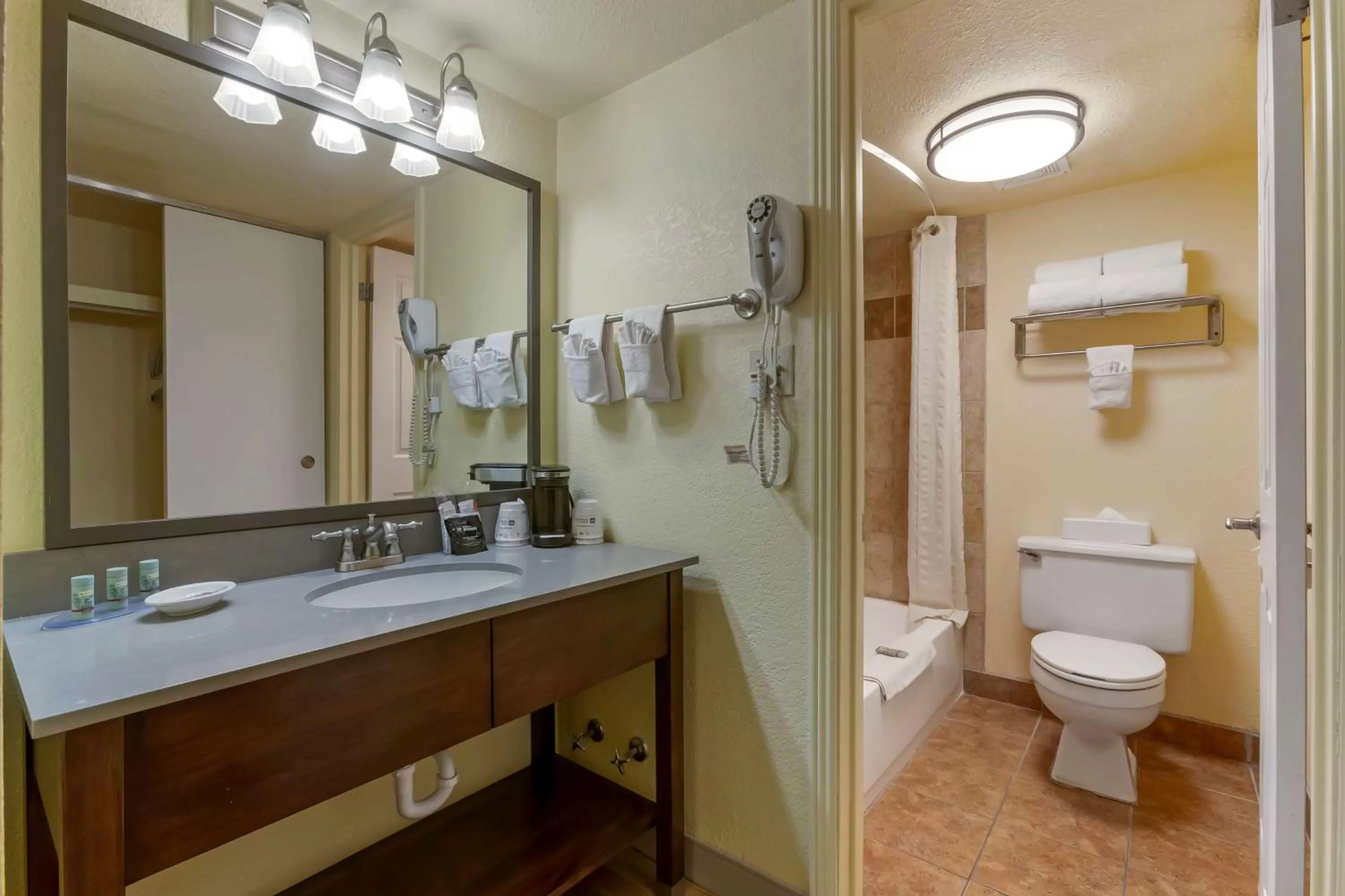 Bathroom in Best Western Phoenix Goodyear Inn