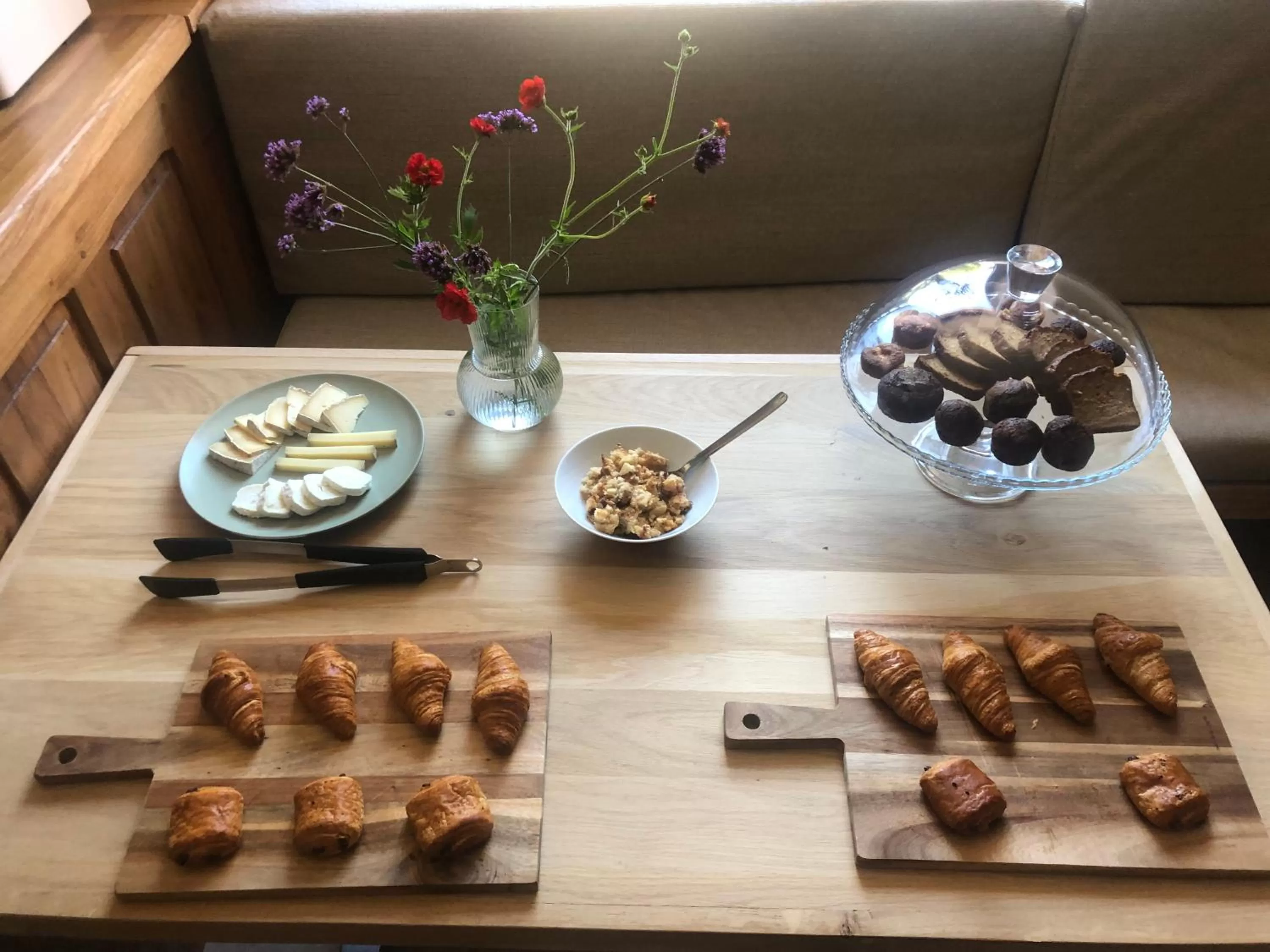 Breakfast in Fleurs de lin