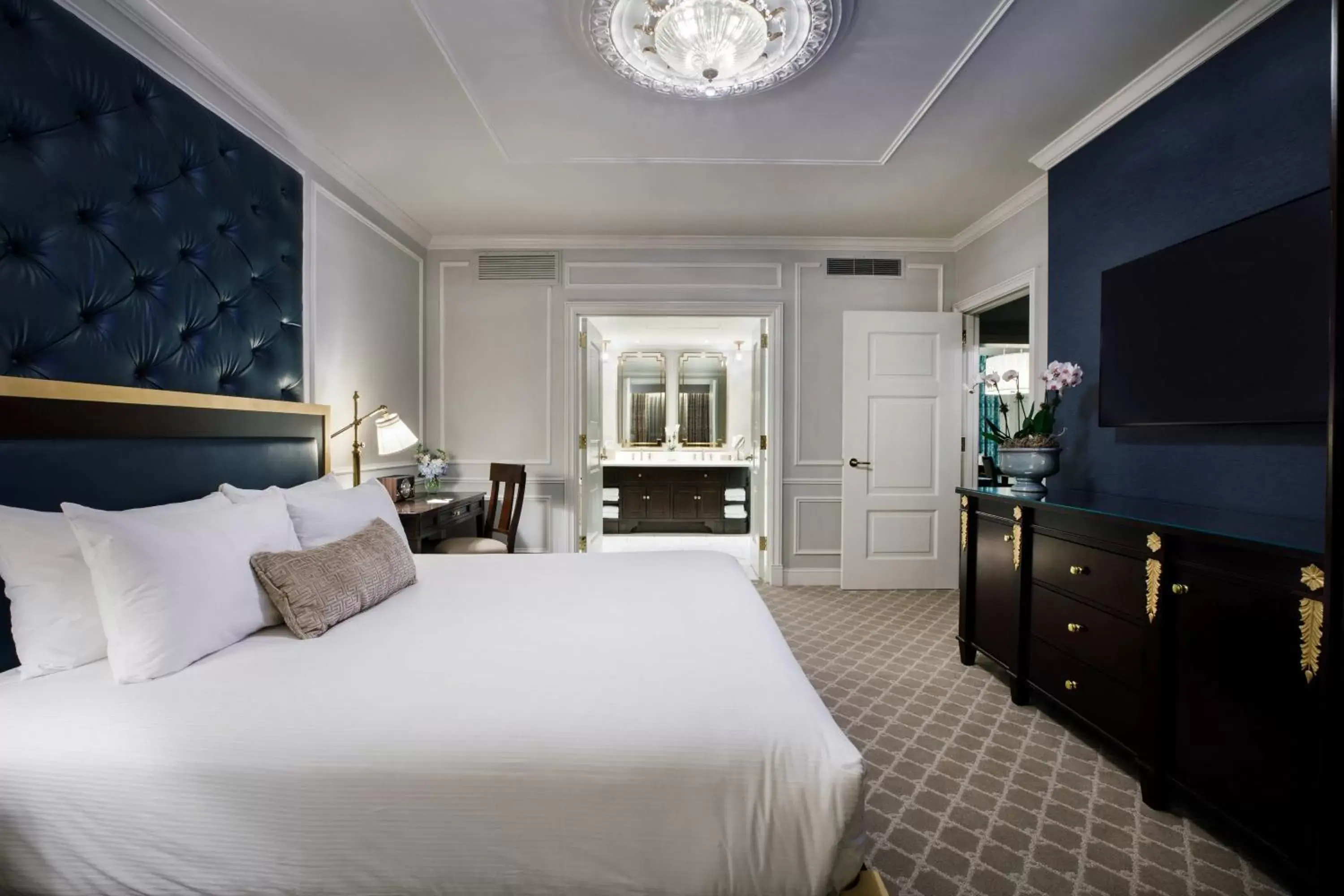 Bedroom, Bed in Hotel Carmichael, Autograph Collection Bedroom, Bed in Hotel Carmichael, Autograph Collection