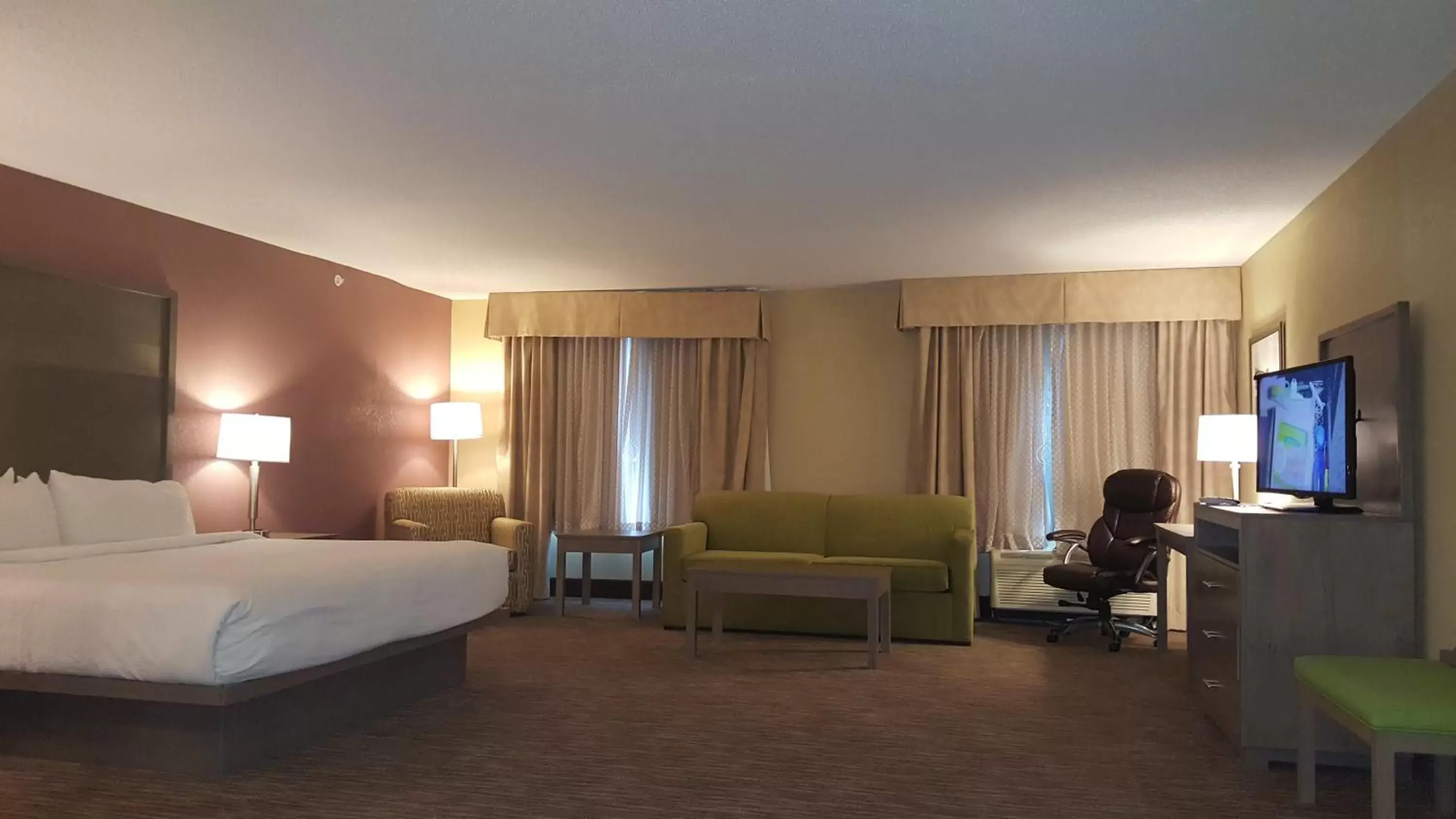 Photo of the whole room in Holiday Inn Santee, an IHG Hotel