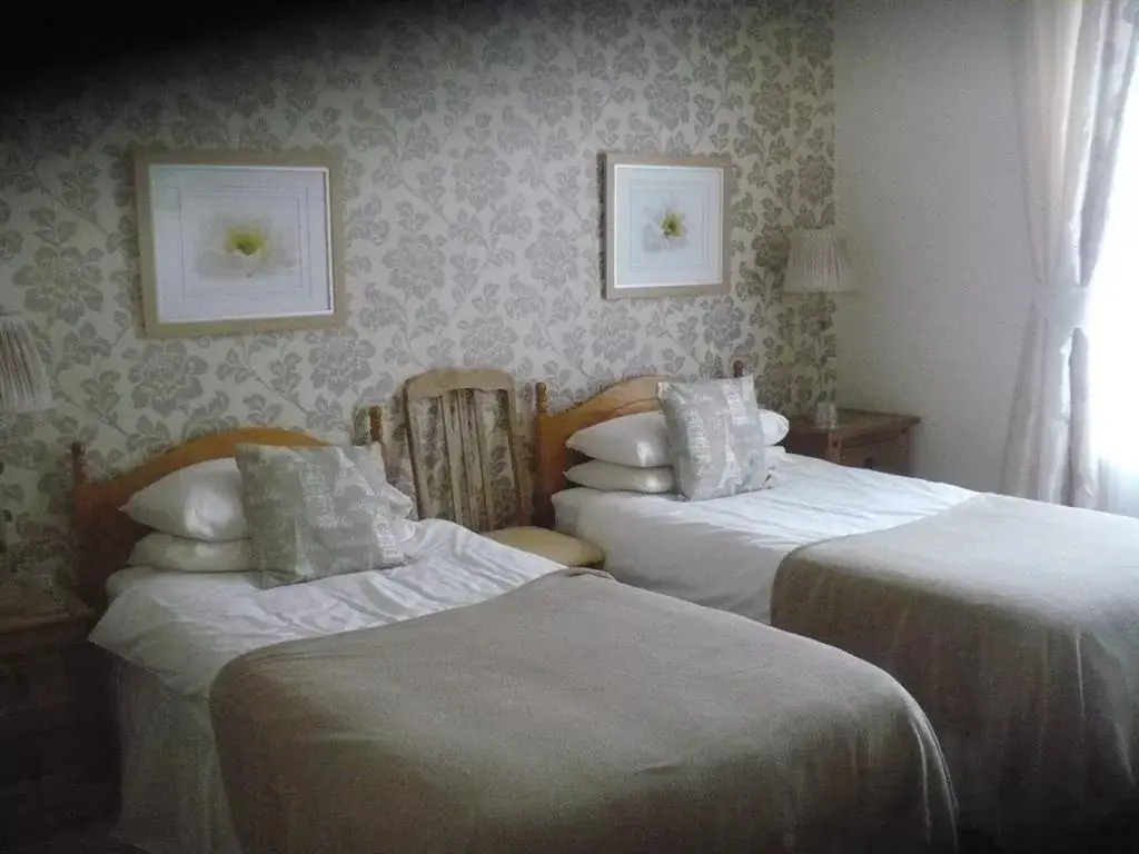Bedroom, Bed in The Broadfield
