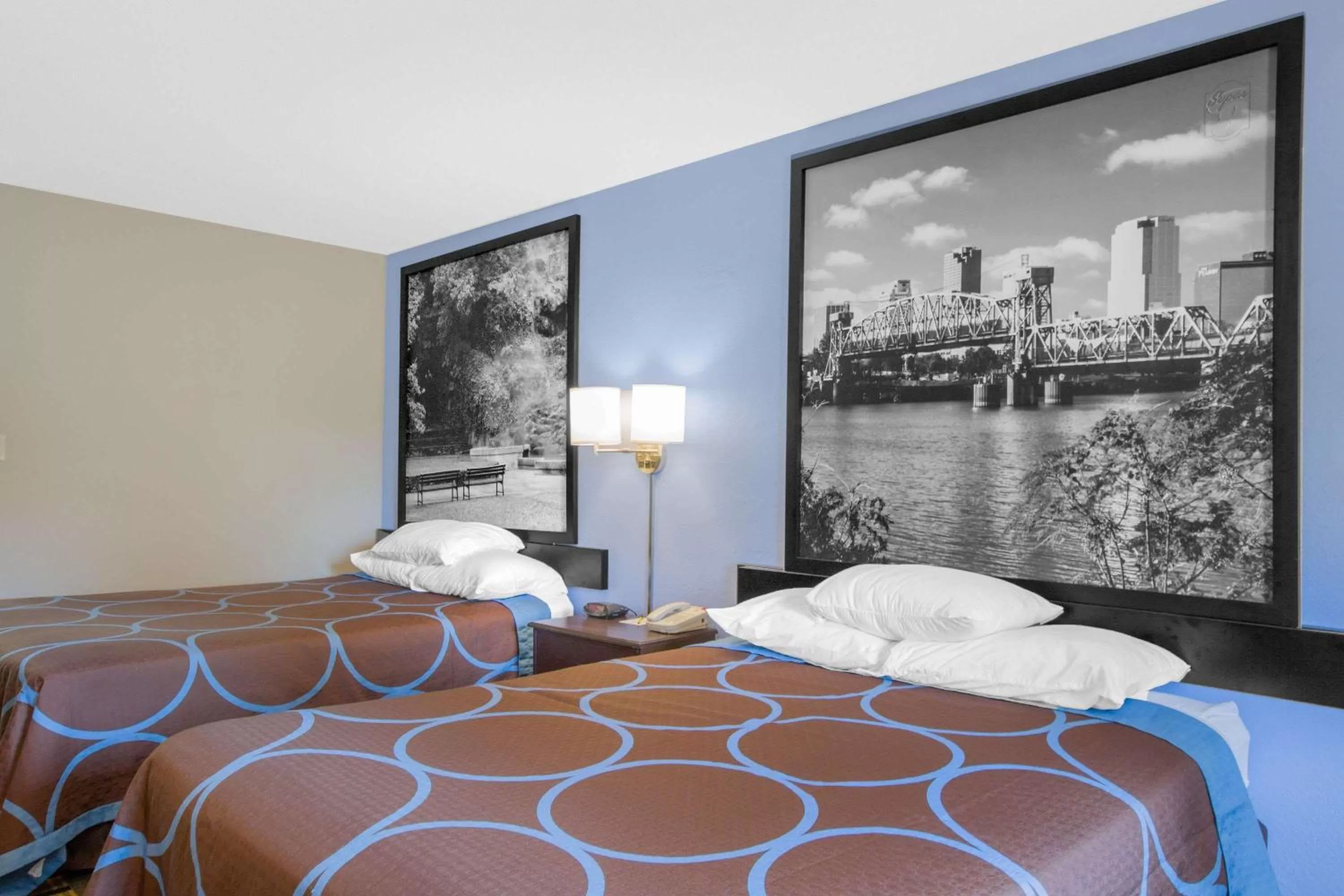 Photo of the whole room, Bed in Super 8 by Wyndham Brinkley