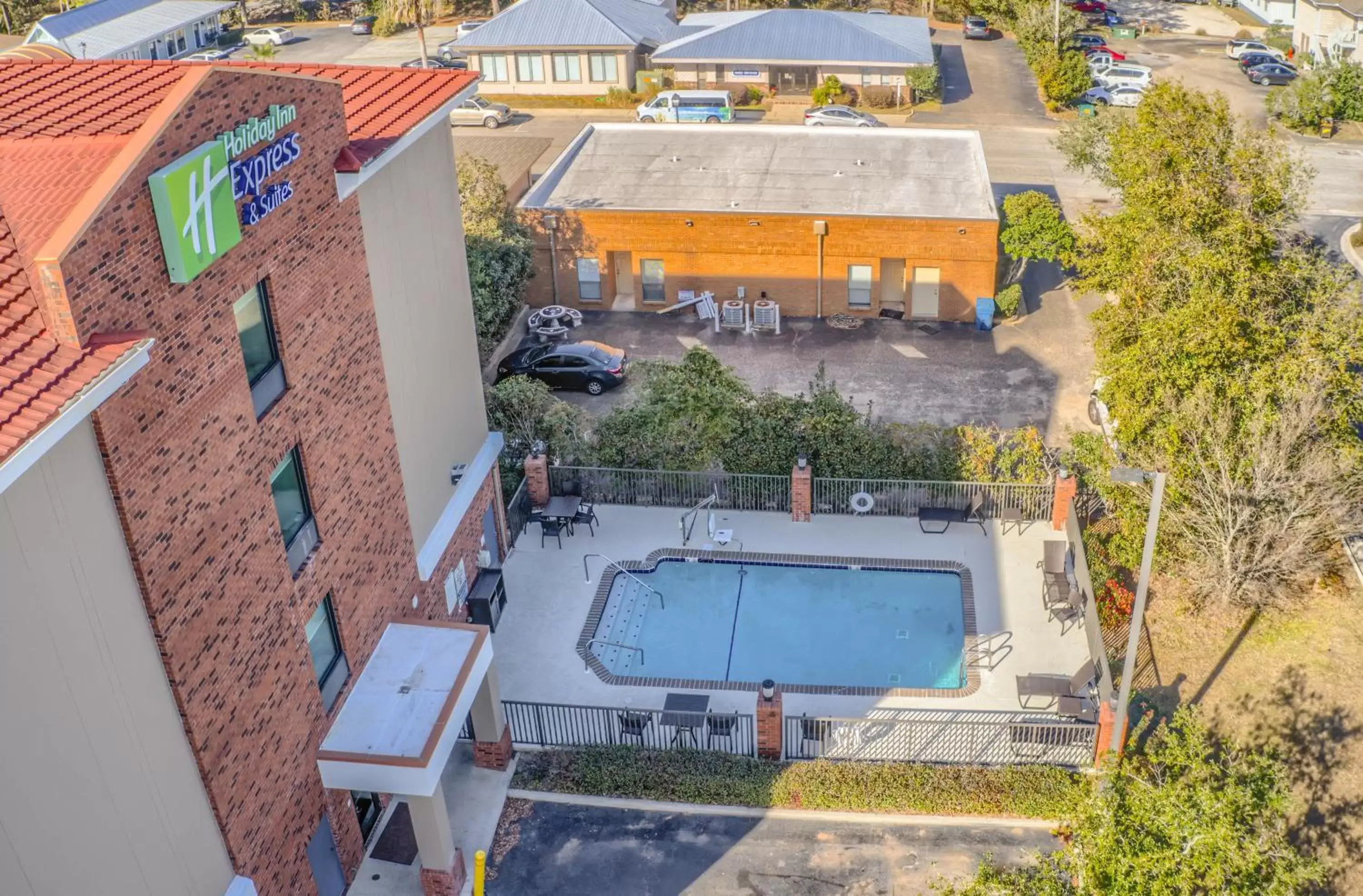Bird's eye view, Pool View in Holiday Inn Express Hotel & Suites Gulf Shores, an IHG Hotel