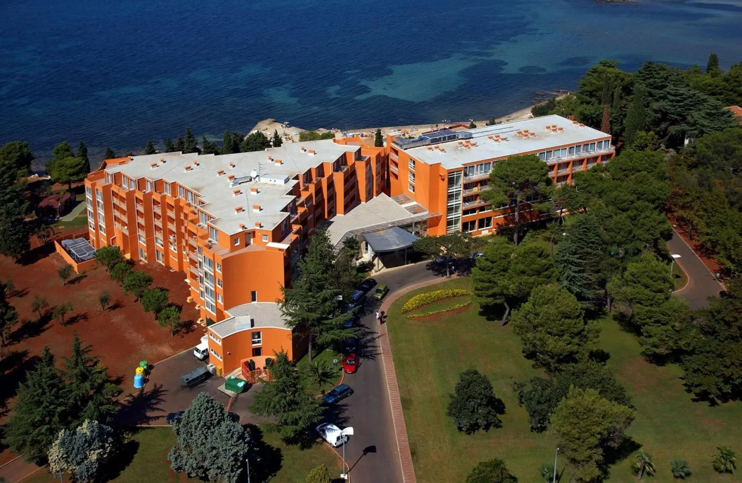 Facade/entrance, Bird's-eye View in Hotel Umag Plava Laguna