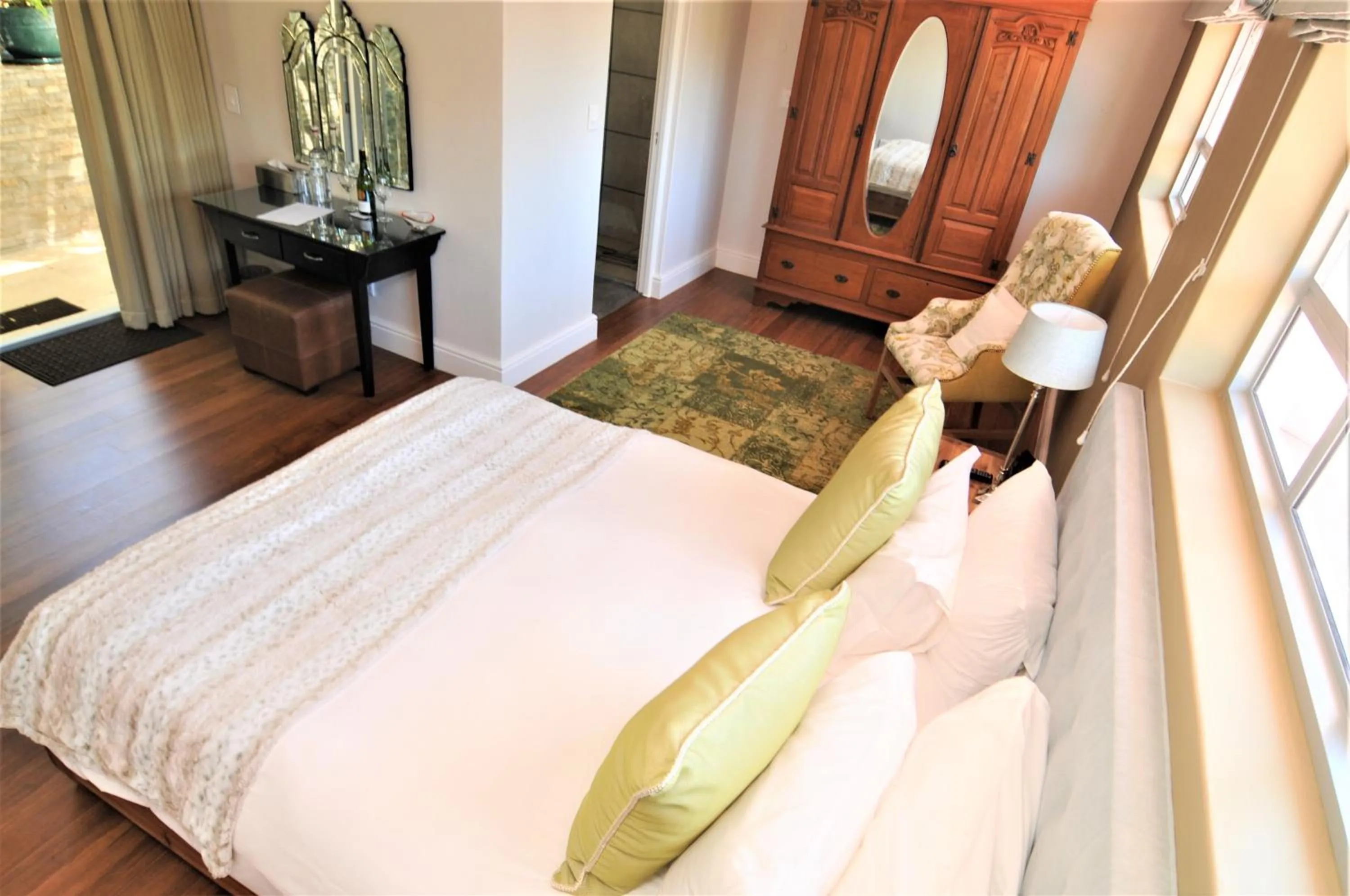 Bed in Abbey Manor Luxury Guesthouse