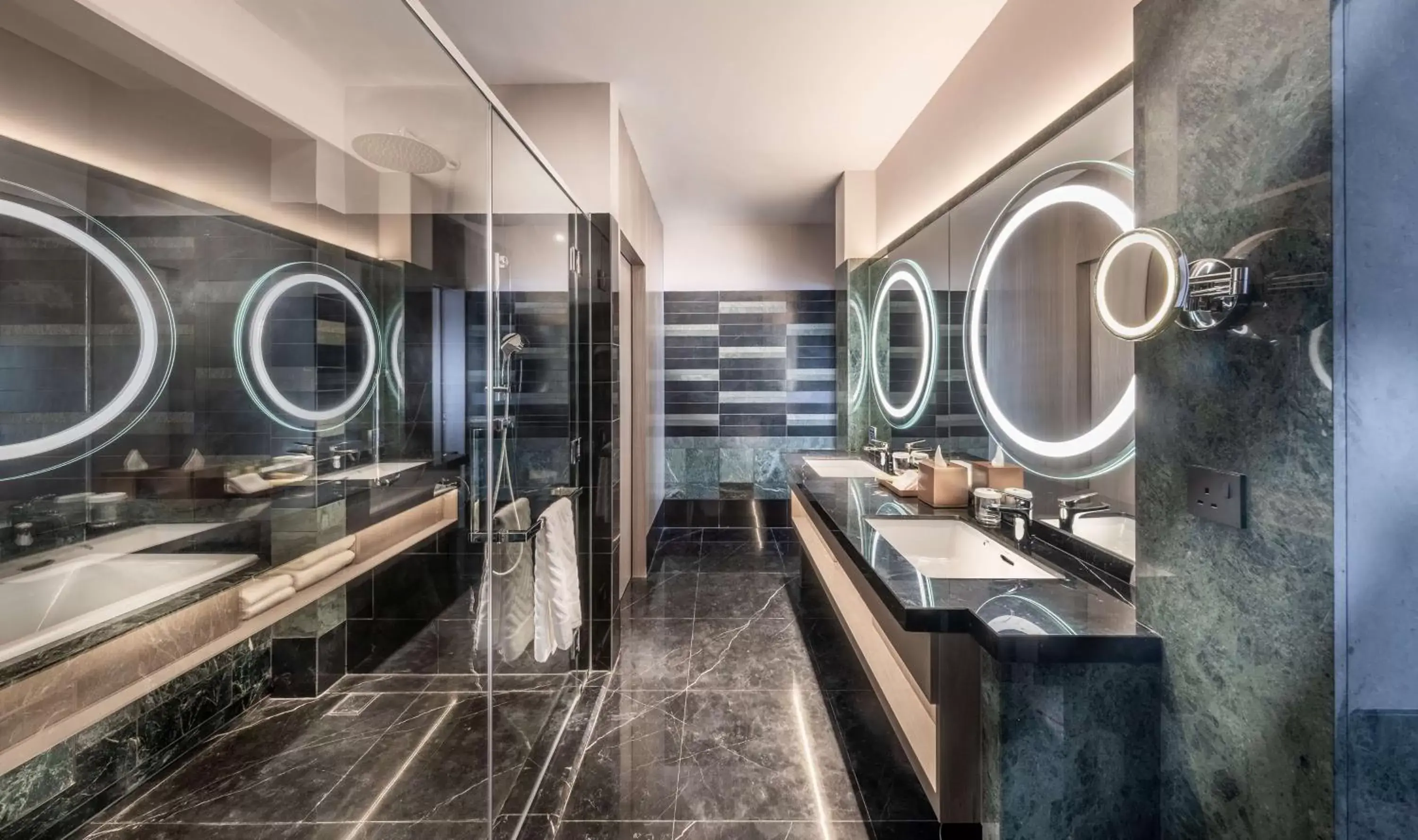 Bathroom, Restaurant/Places to Eat in DoubleTree by Hilton Putrajaya Lakeside