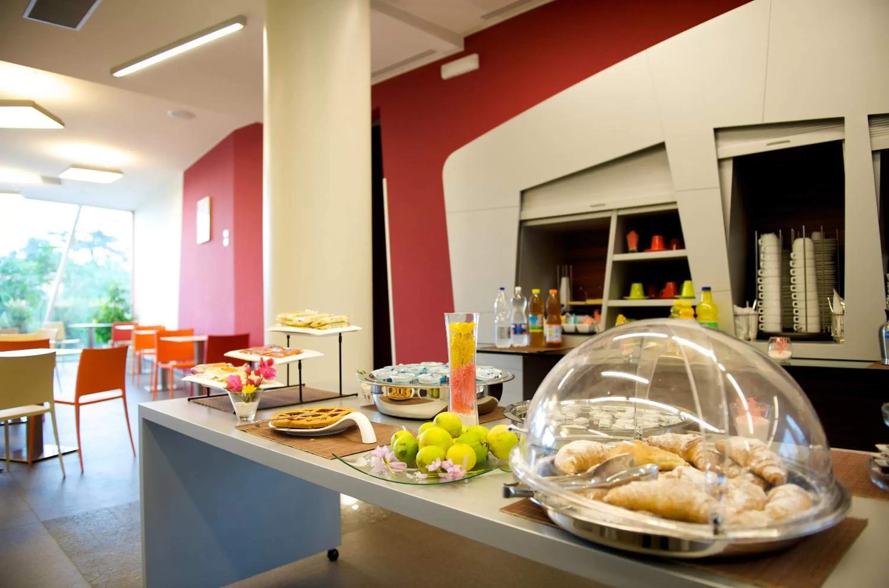 Restaurant/places to eat in ibis Styles Catania Acireale