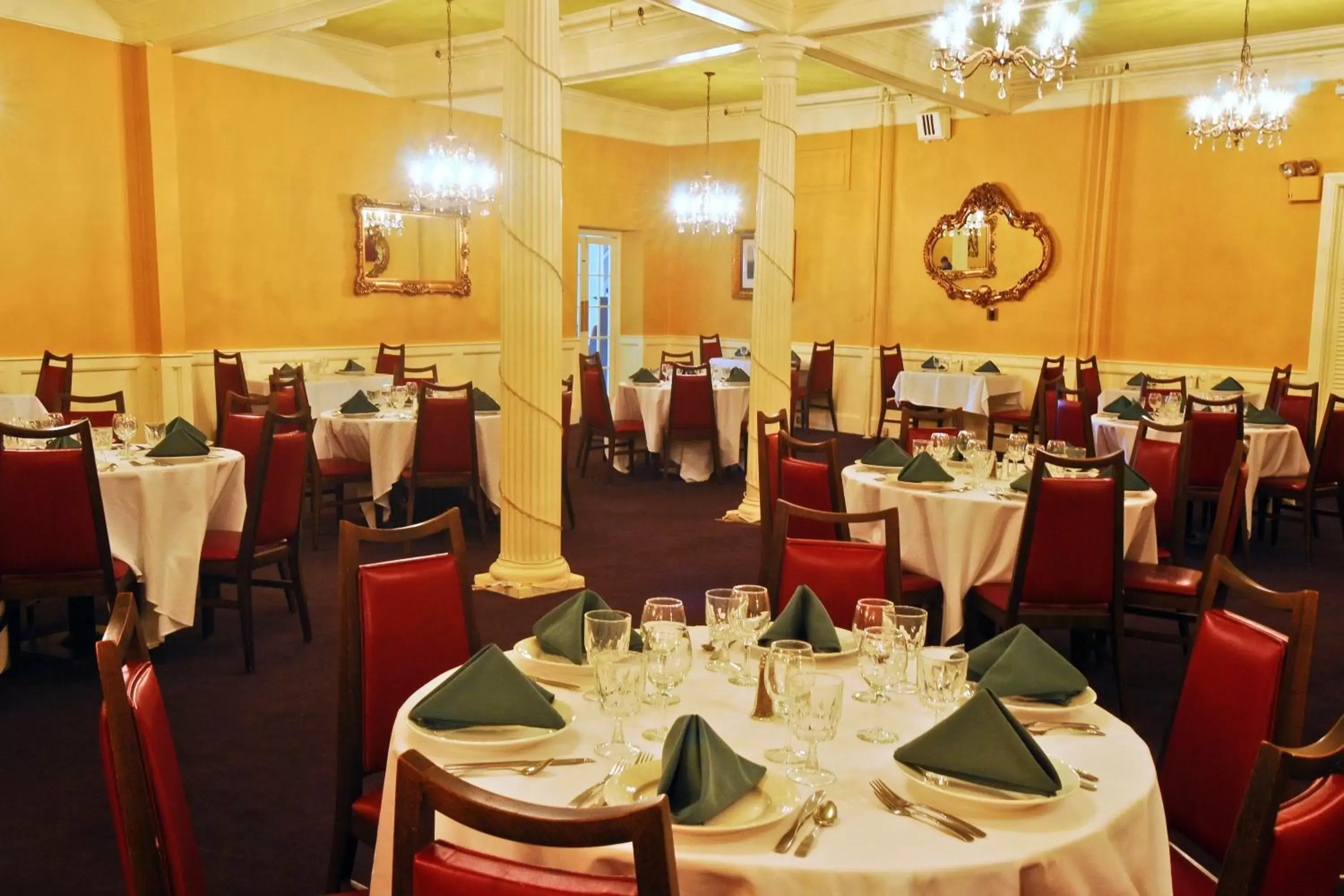 Business facilities, Restaurant/Places to Eat in Hotel Coolidge